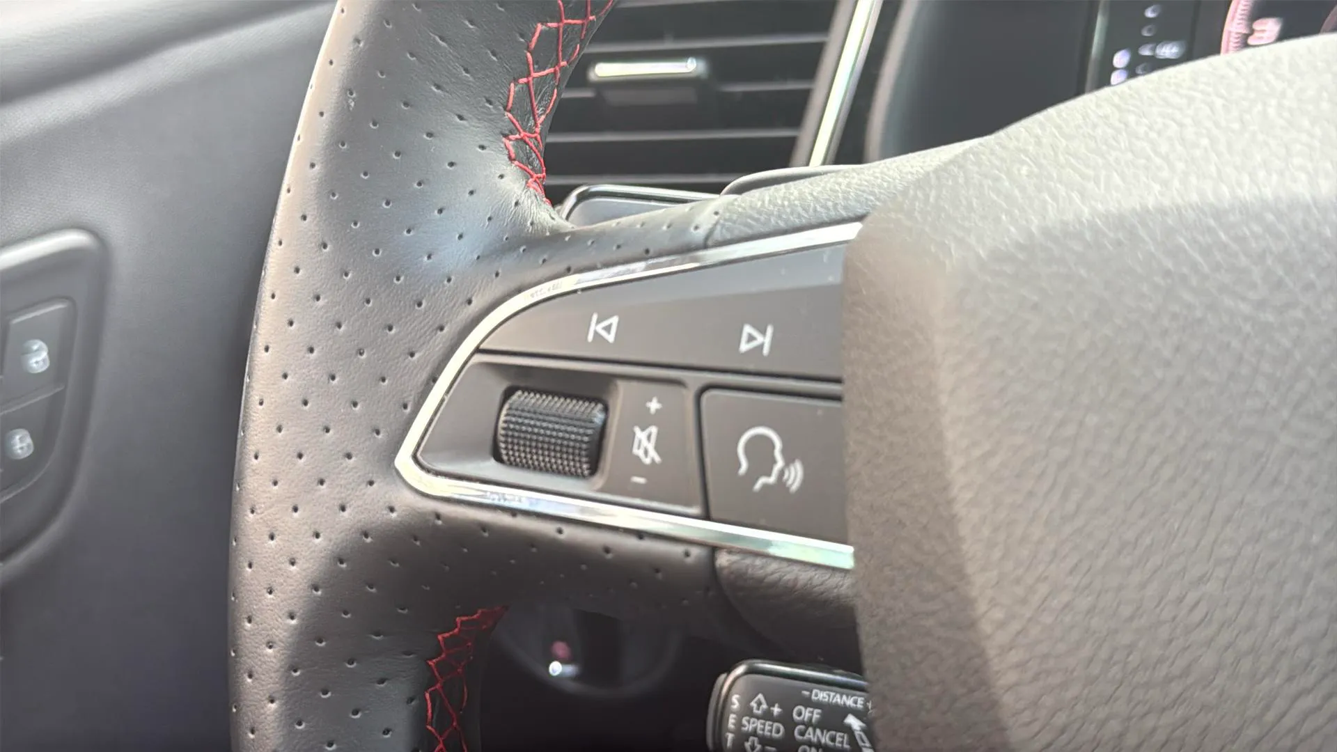 SEAT León 2.0 TSI DSG-7 FR Ed - foto 12