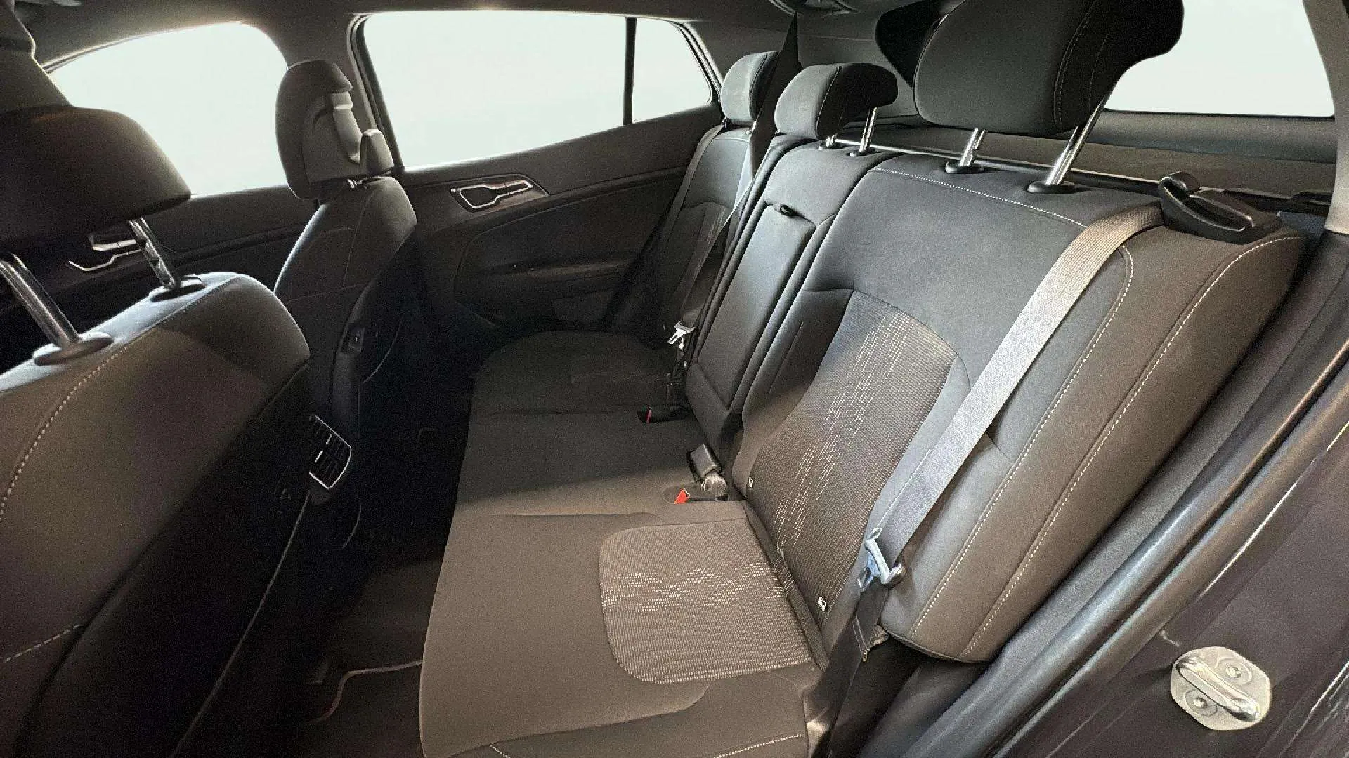 Kia Sportage 1.6 T-GDi HEV Drive 4x2 - foto 12