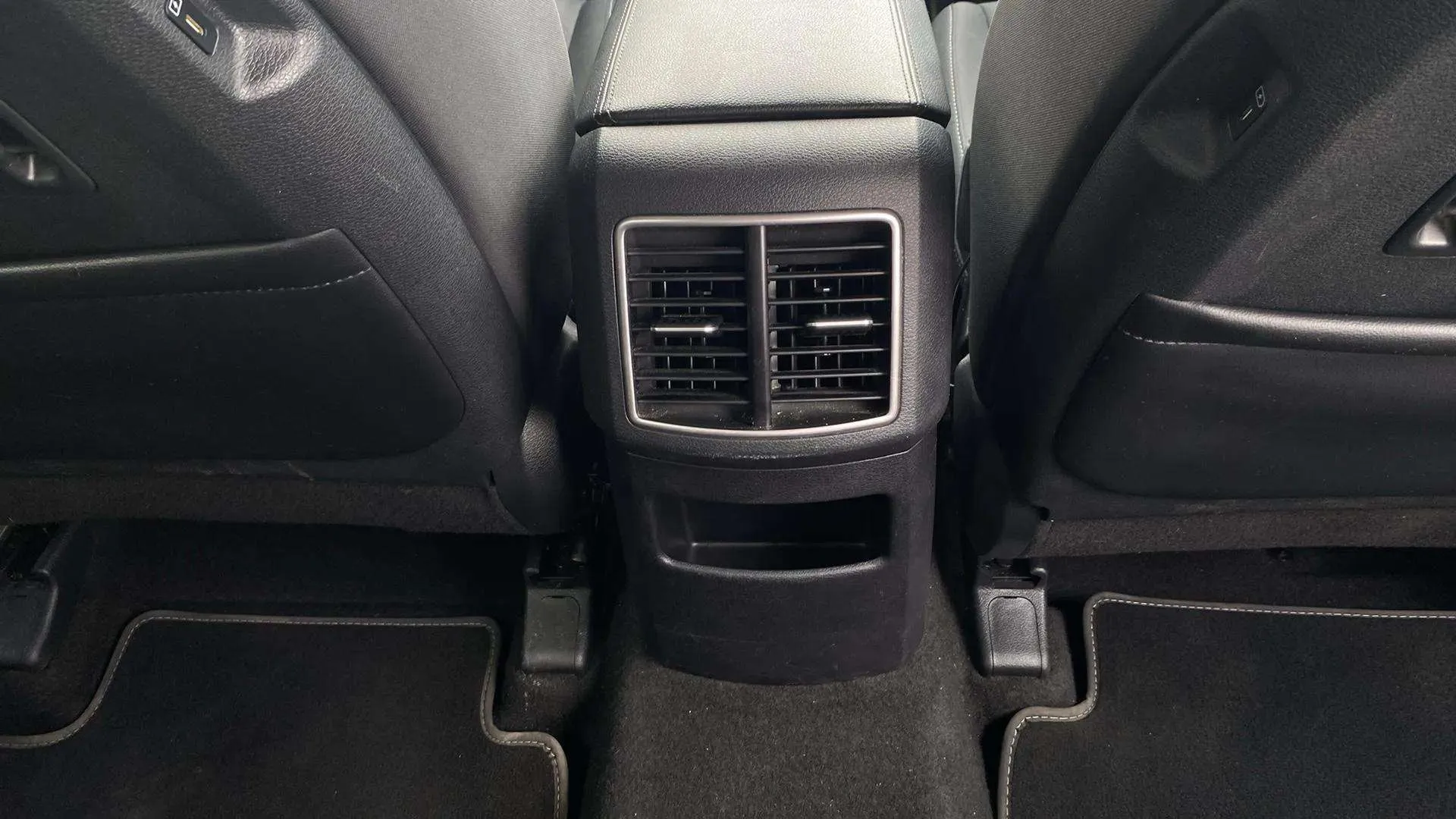 Kia Sportage 1.6 T-GDi MHEV Tech 4x2 DCT - foto 18