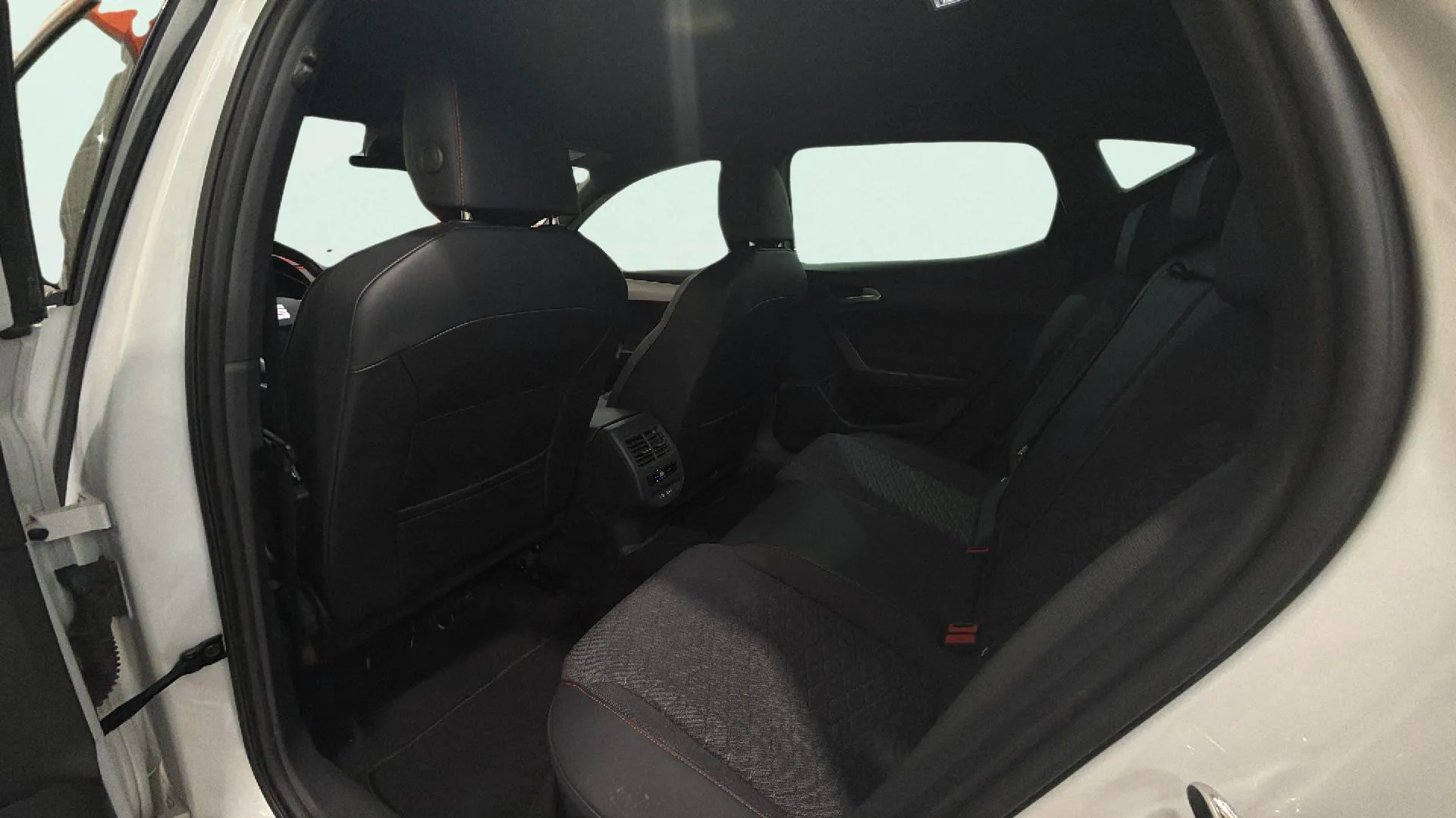 SEAT León 1.5 TSI FR 25 Aniversario - foto 15