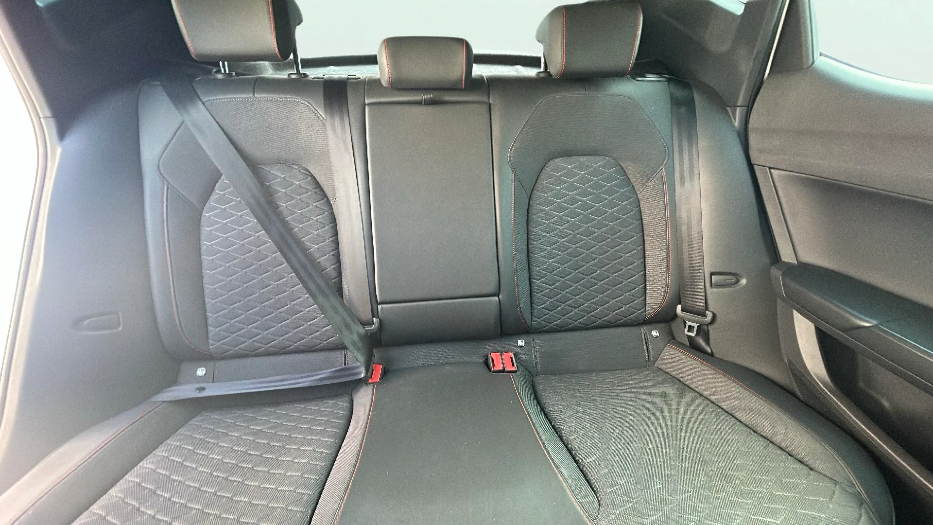 SEAT León 1.5 TSI FR 25 Aniversario - foto 18