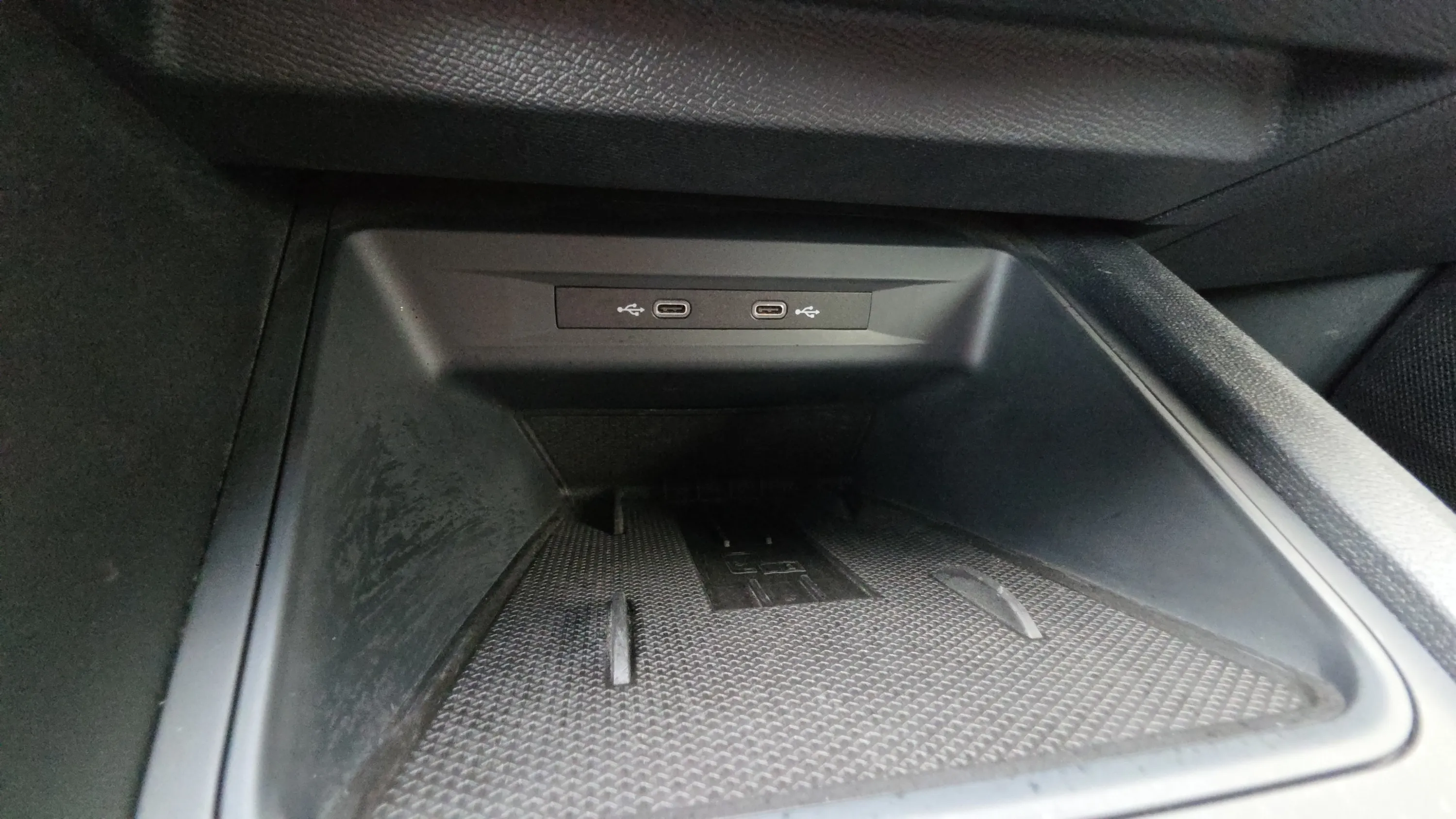 SEAT León 1.5 TSI FR 75 Aniversario - foto 25