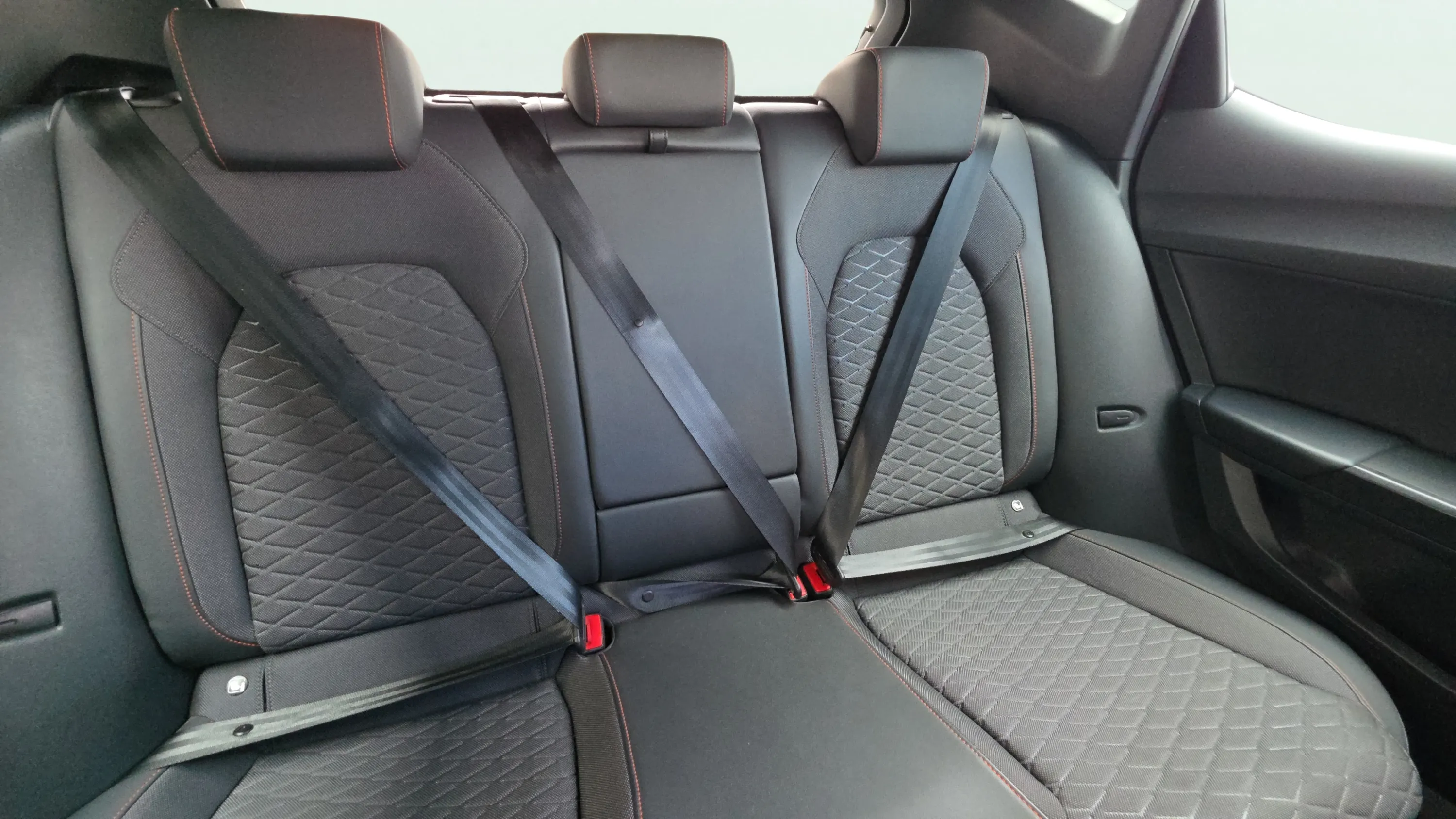 SEAT León 1.5 TSI FR 75 Aniversario - foto 18