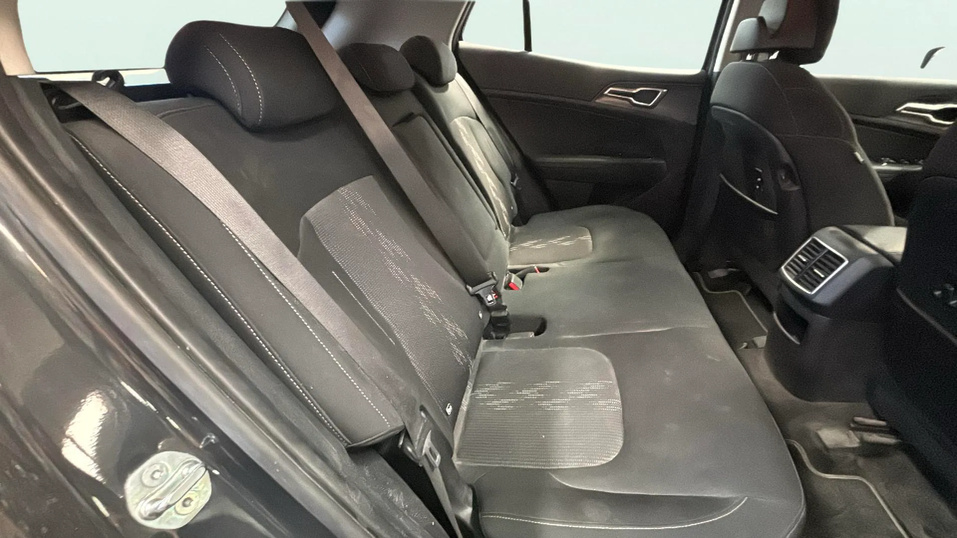 Kia Sportage 1.6 T-GDi HEV Drive 4x2 - foto 17