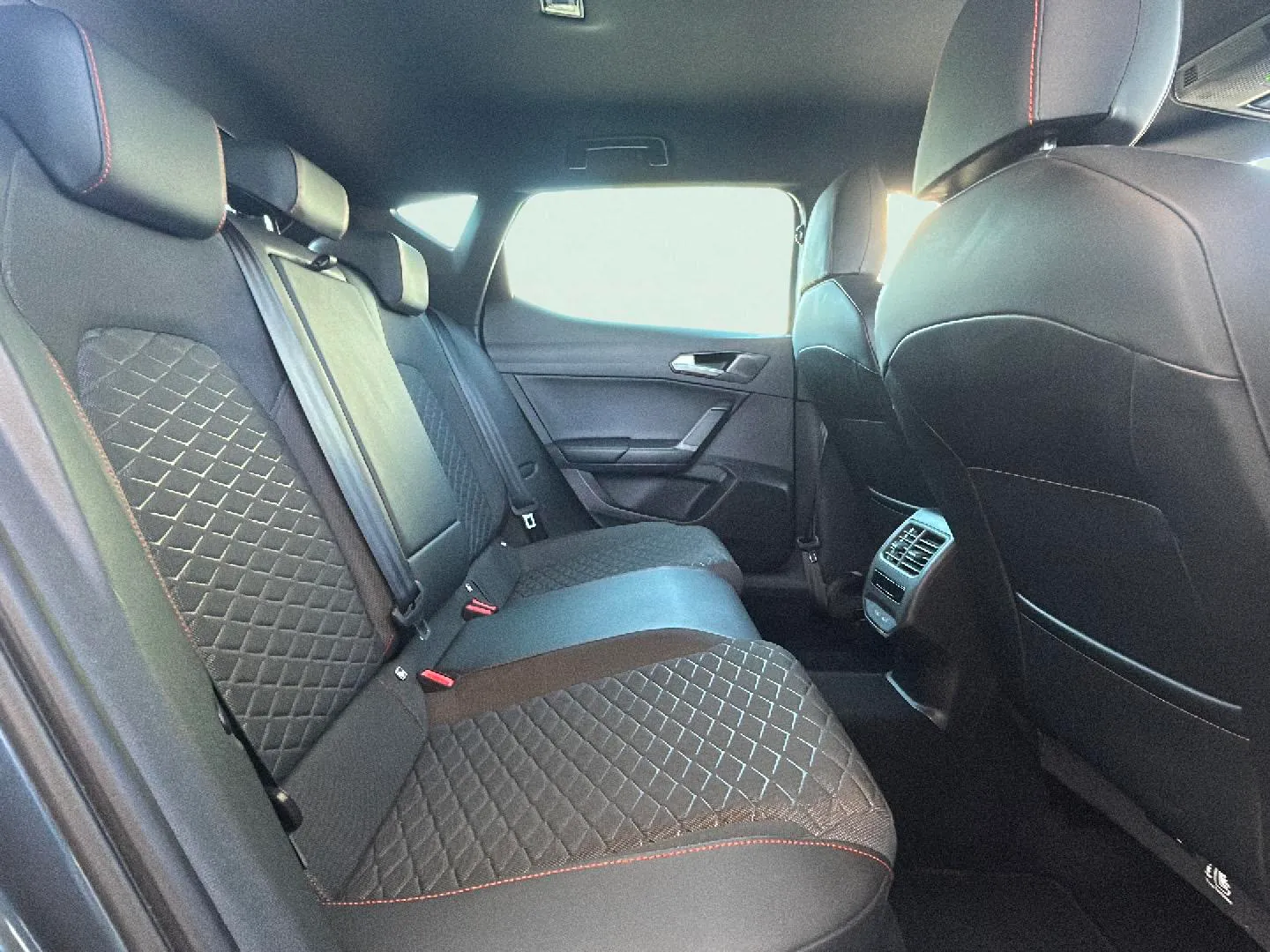 SEAT León 1.5 TSI FR 75 Aniversario - foto 16