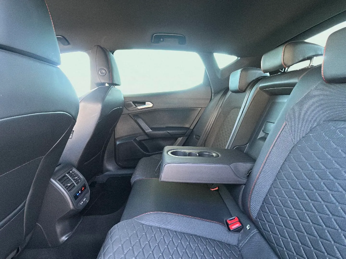 SEAT León 1.5 TSI FR 75 Aniversario - foto 27