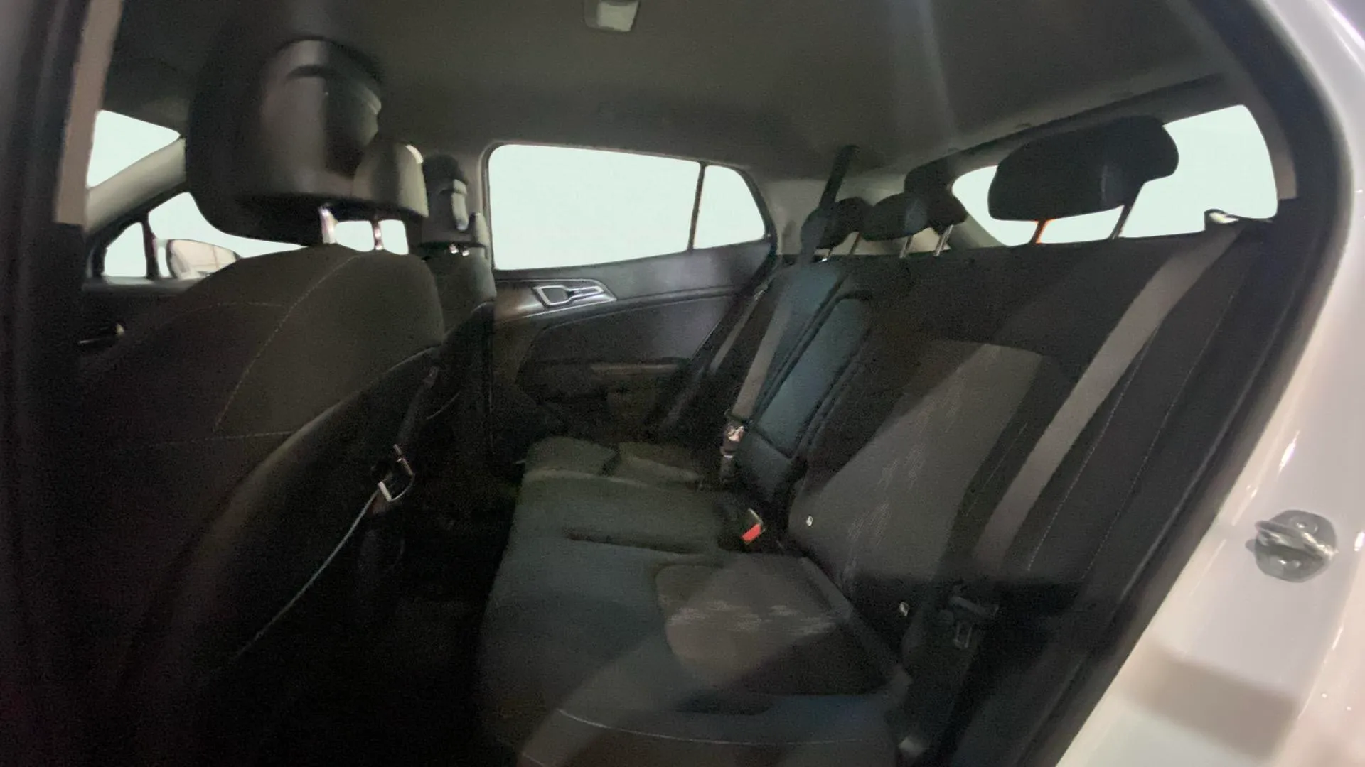 Kia Sportage 1.6 T-GDi HEV Drive 4x2 - foto 18