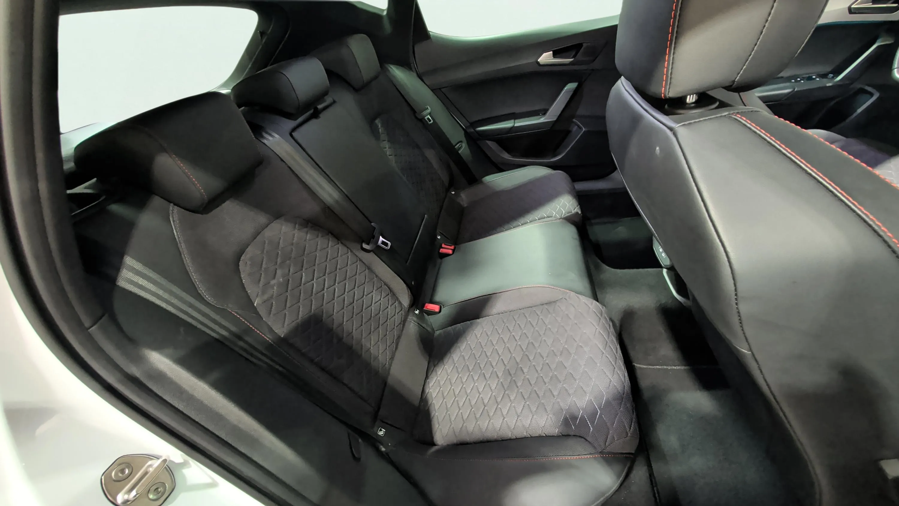 SEAT León 1.5 TSI FR 25 Aniversario - foto 19
