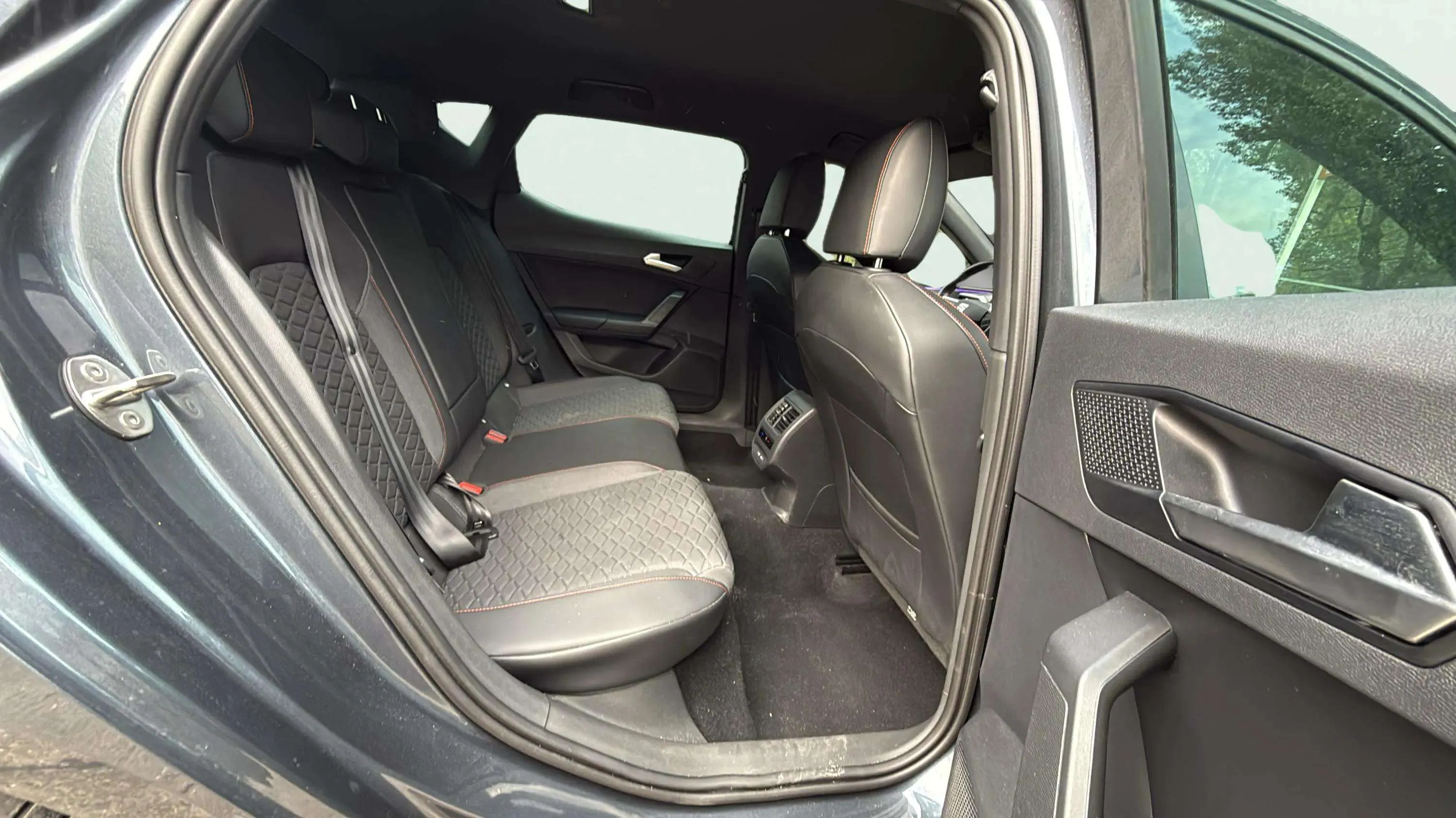 SEAT León 1.5 TSI FR 25 Aniversario - foto 14