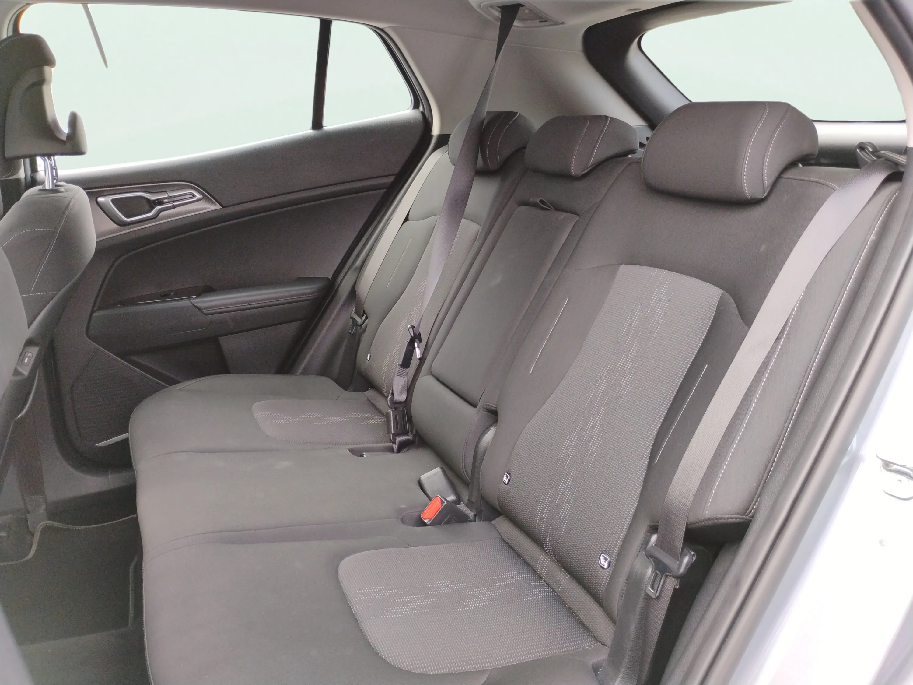 Kia Sportage 1.6 T-GDi HEV Drive 4x2 - foto 23