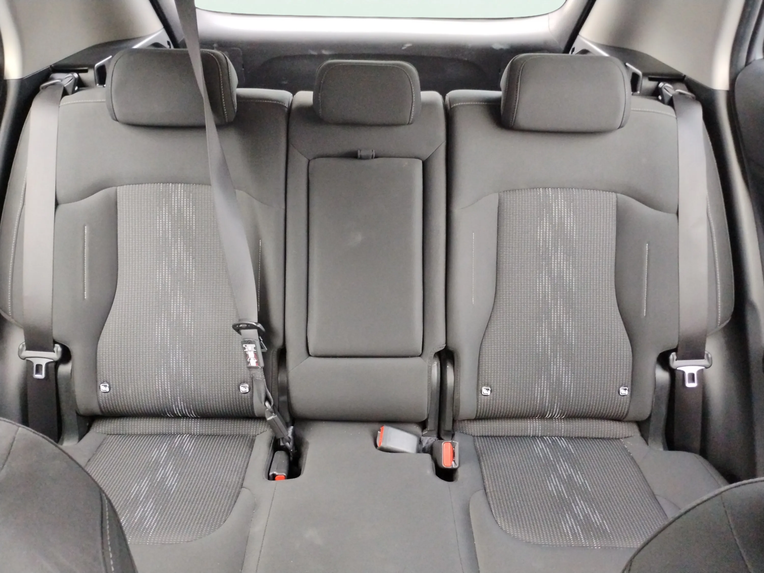 Kia Sportage 1.6 T-GDi HEV Drive 4x2 - foto 24
