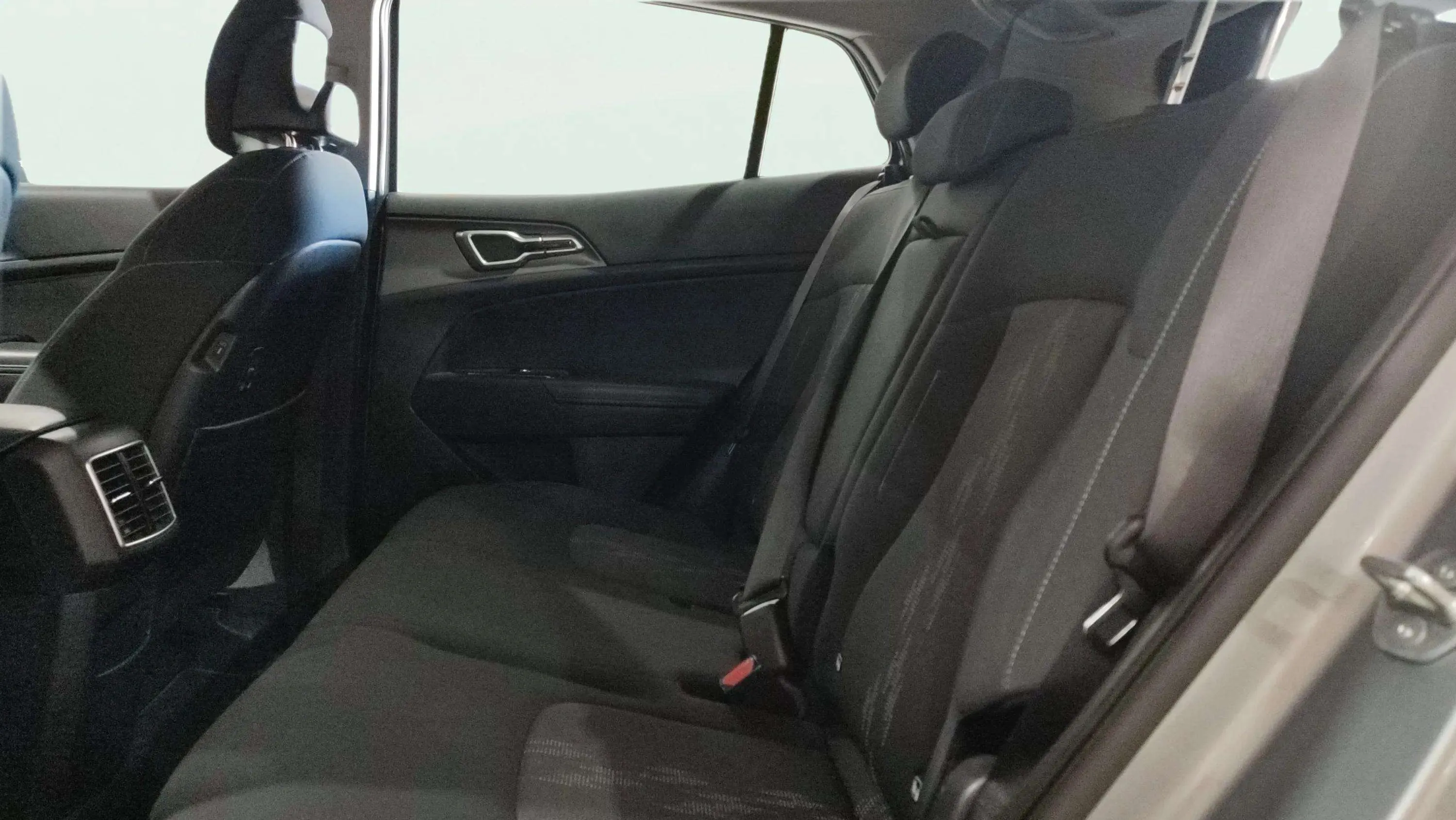 Kia Sportage 1.6 T-GDi HEV Drive 4x2 - foto 16