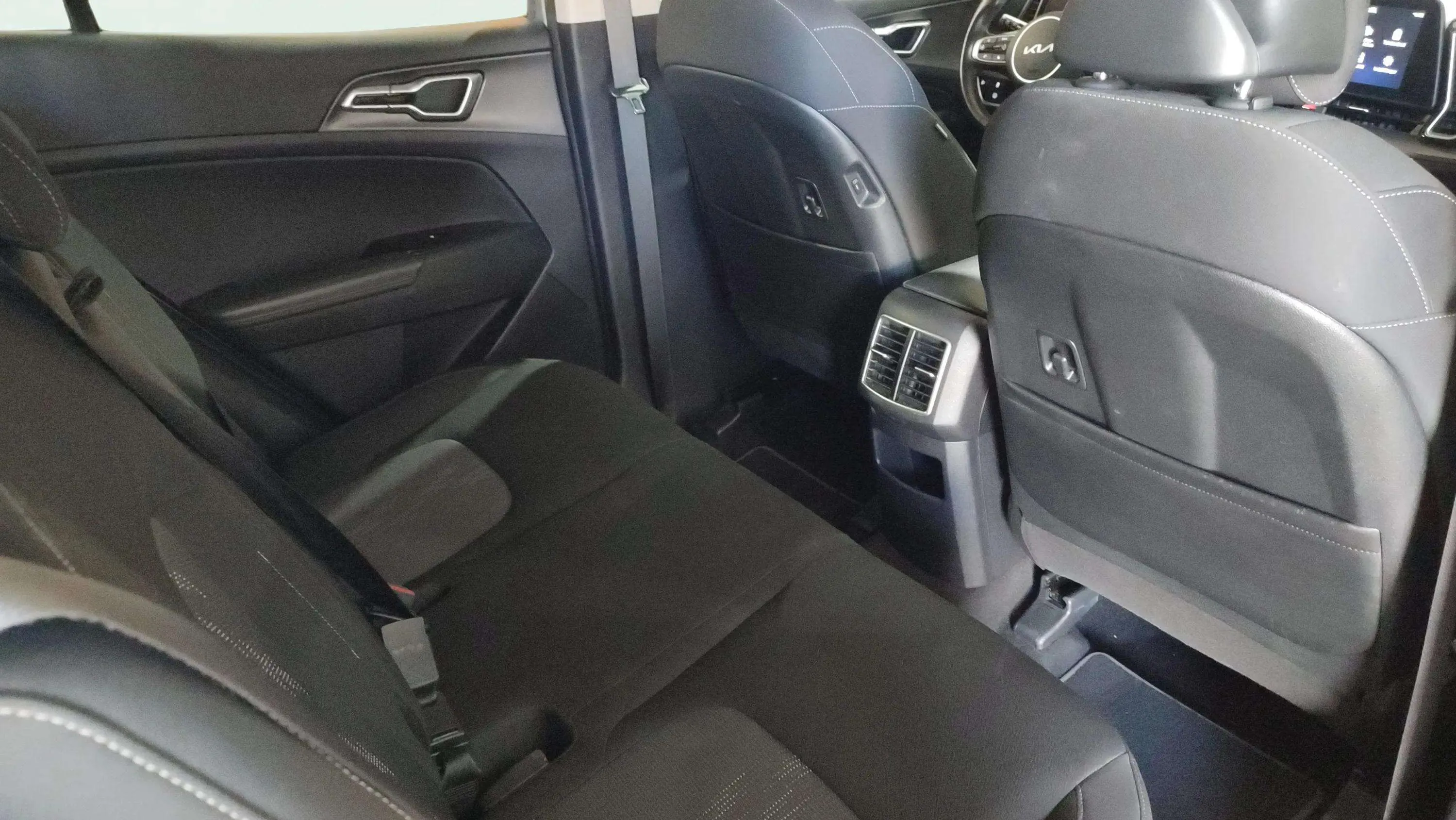 Kia Sportage 1.6 T-GDi HEV Drive 4x2 - foto 19