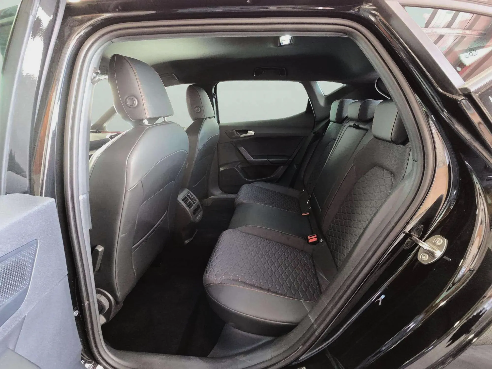 SEAT León SP 1.5 TSI FR 25 Aniversario - foto 15