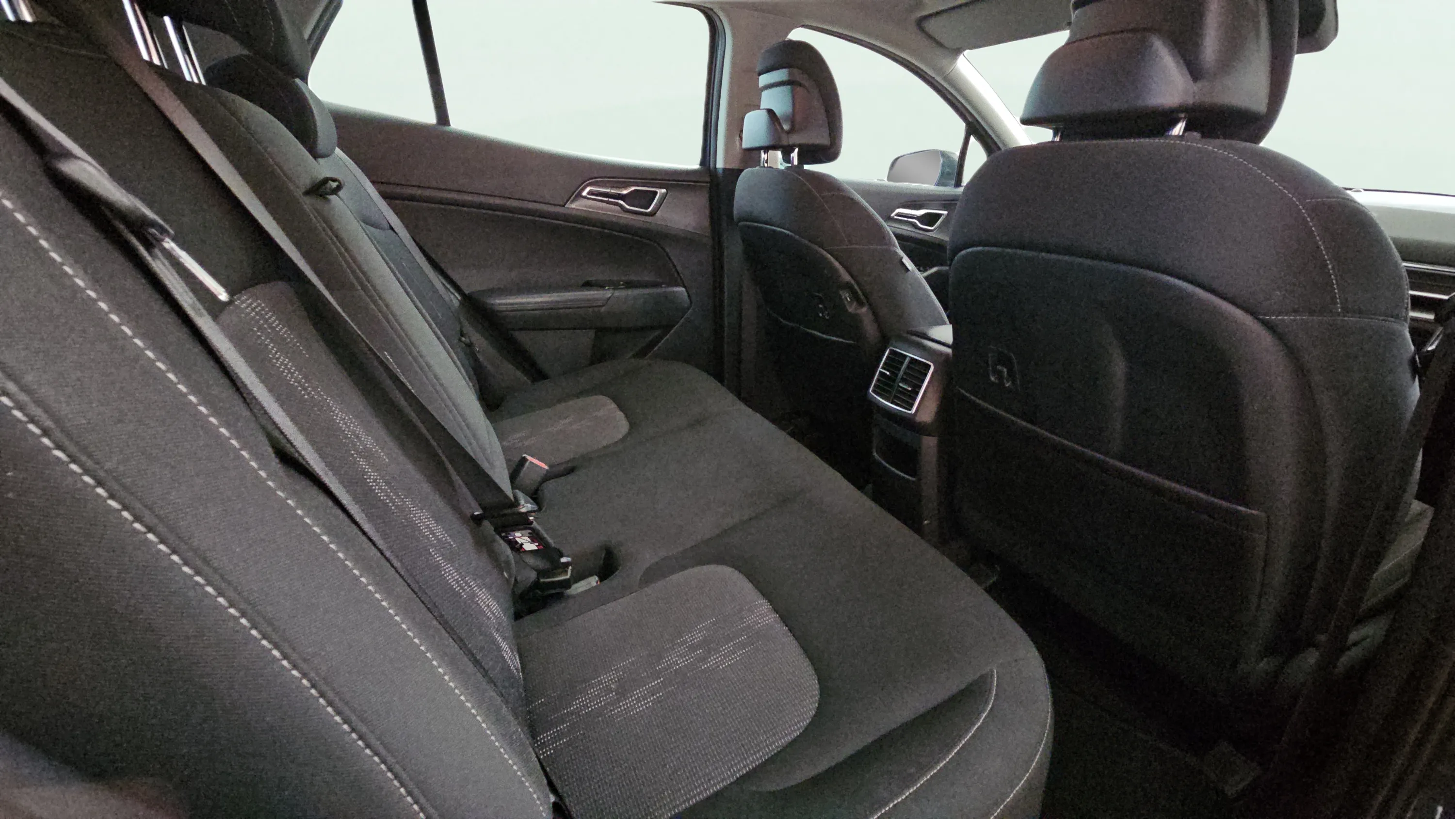 Kia Sportage 1.6 T-GDi HEV Drive 4x2 - foto 17