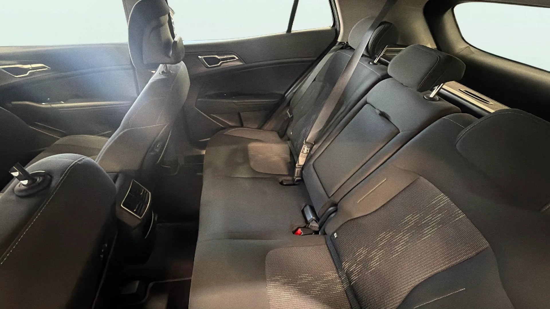 Kia Sportage 1.6 T-GDi HEV Drive 4x2 - foto 21