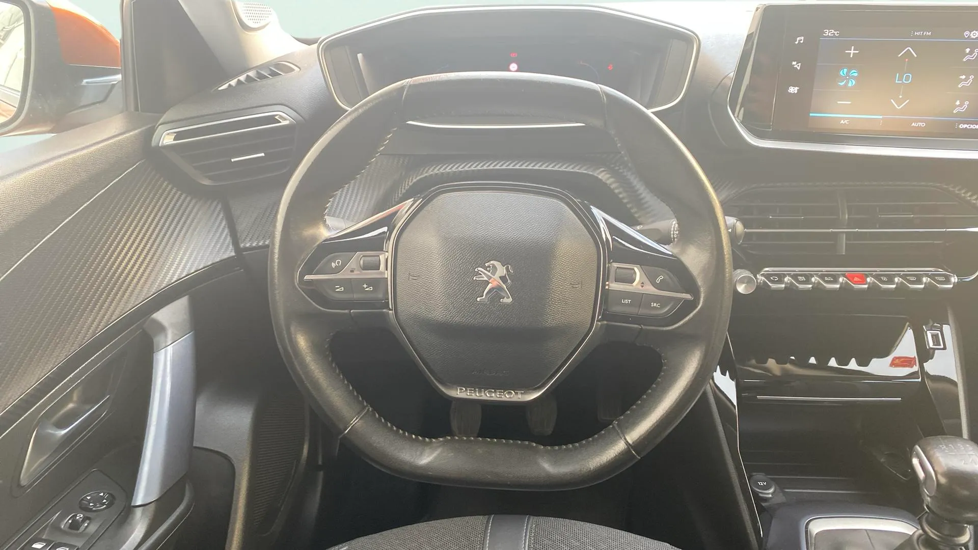 Peugeot 2008 Allure Pack PureTech 130 BVM6 - foto 11