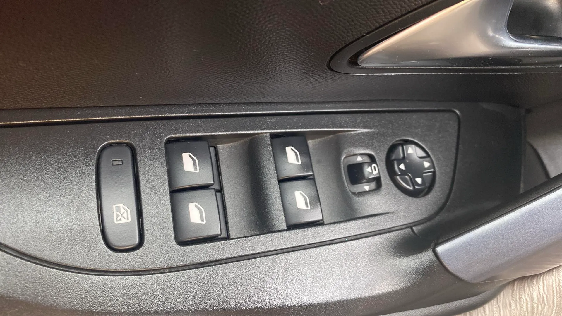 Peugeot 2008 Allure Pack PureTech 130 BVM6 - foto 20
