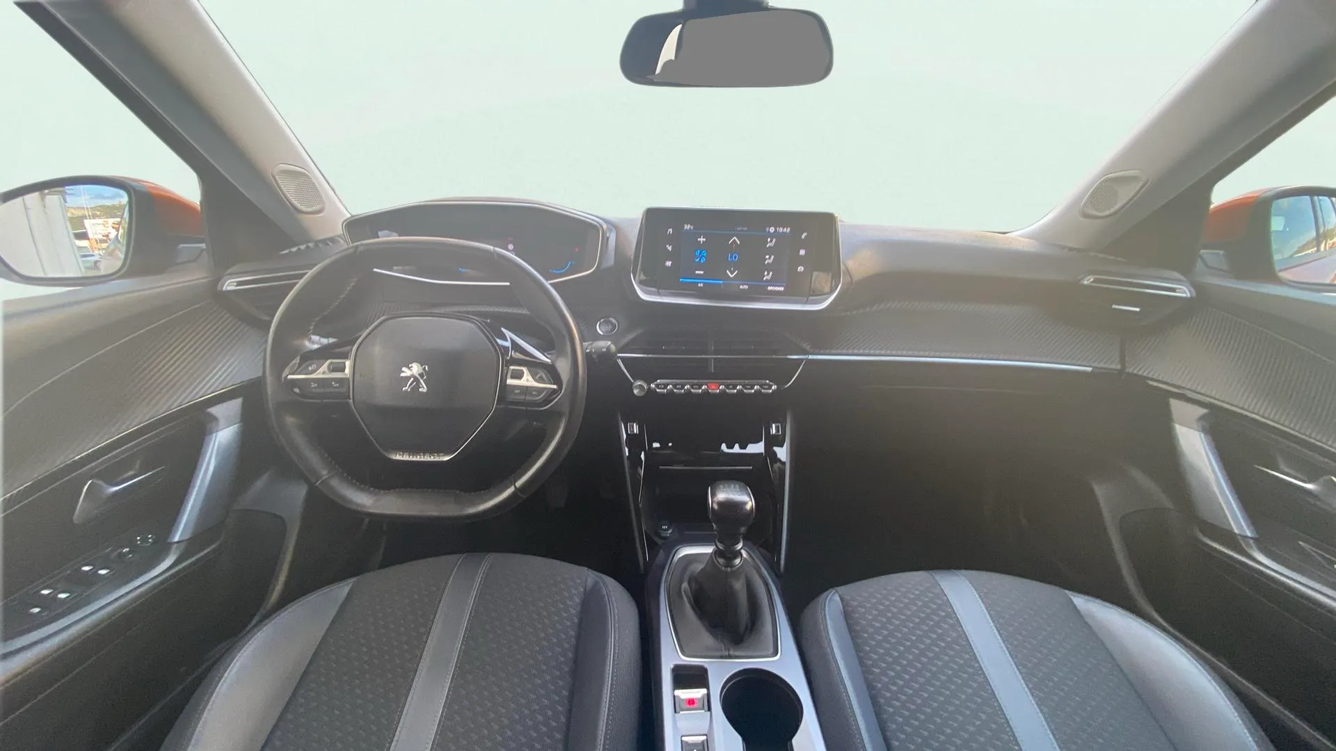 Peugeot 2008 Allure Pack PureTech 130 BVM6 - foto 18