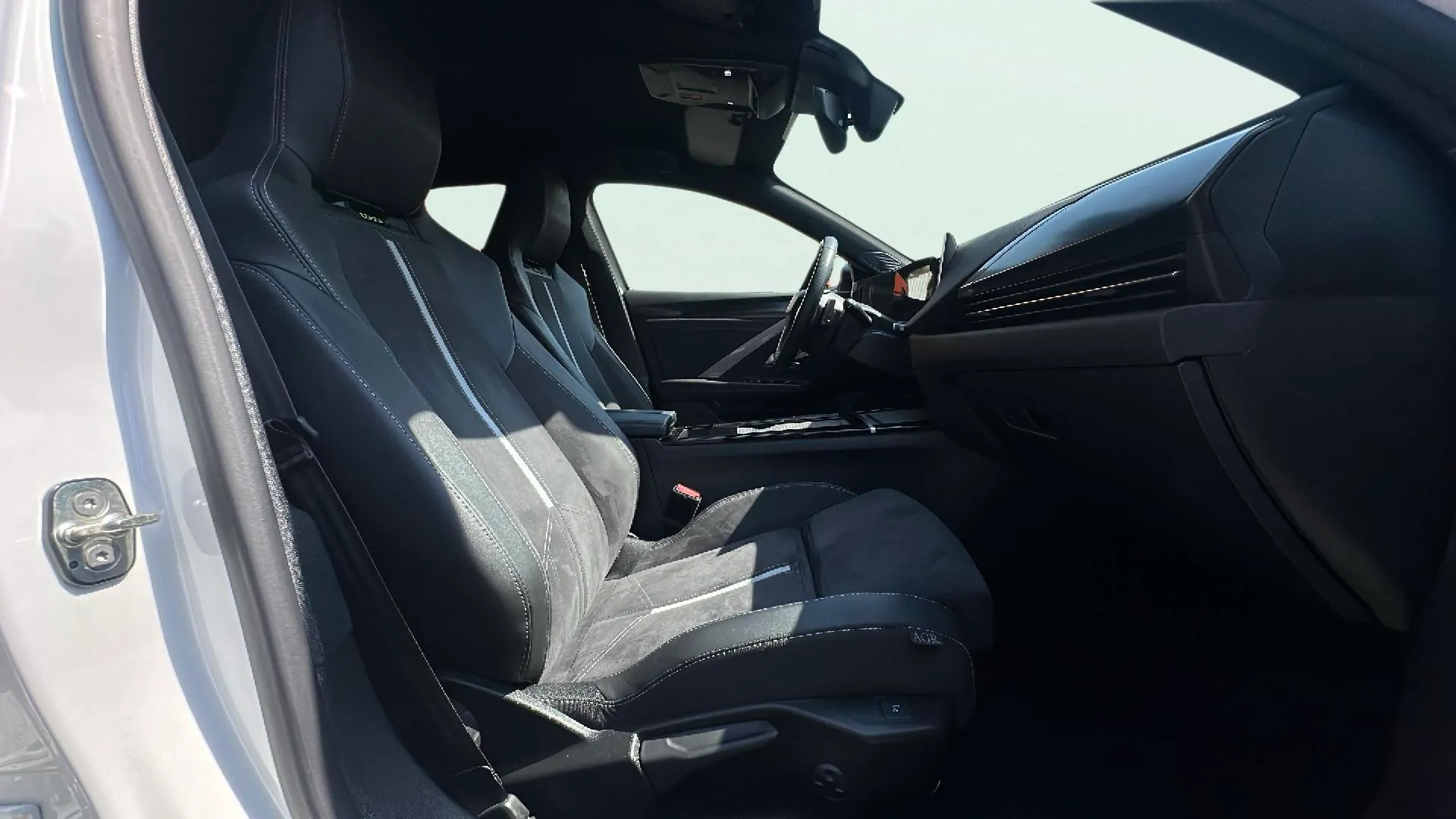 Opel Astra 1.6T Hybrid GS - foto 16