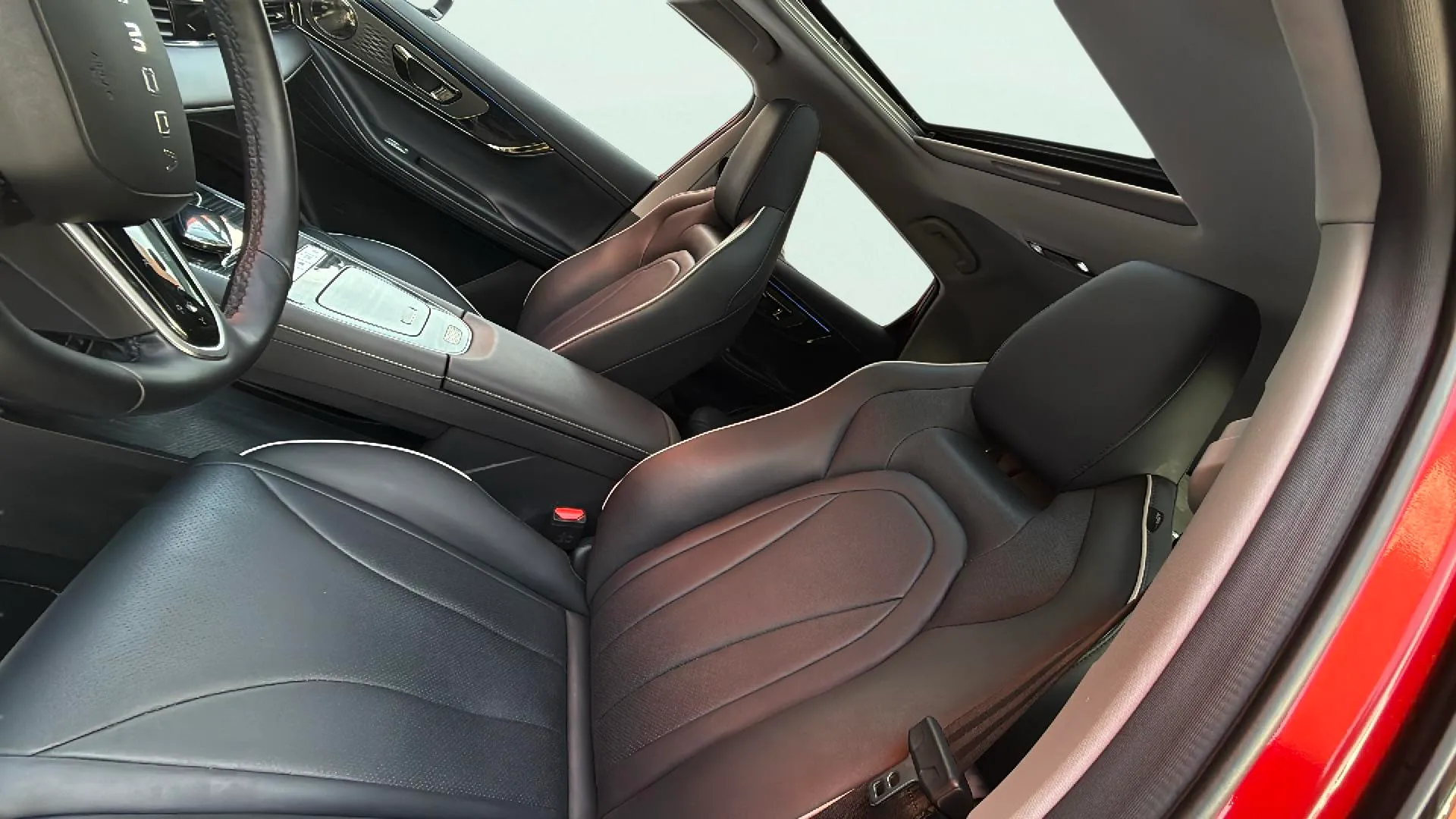 Omoda 5 1.6 T-GDi DCT Comfort - foto 17