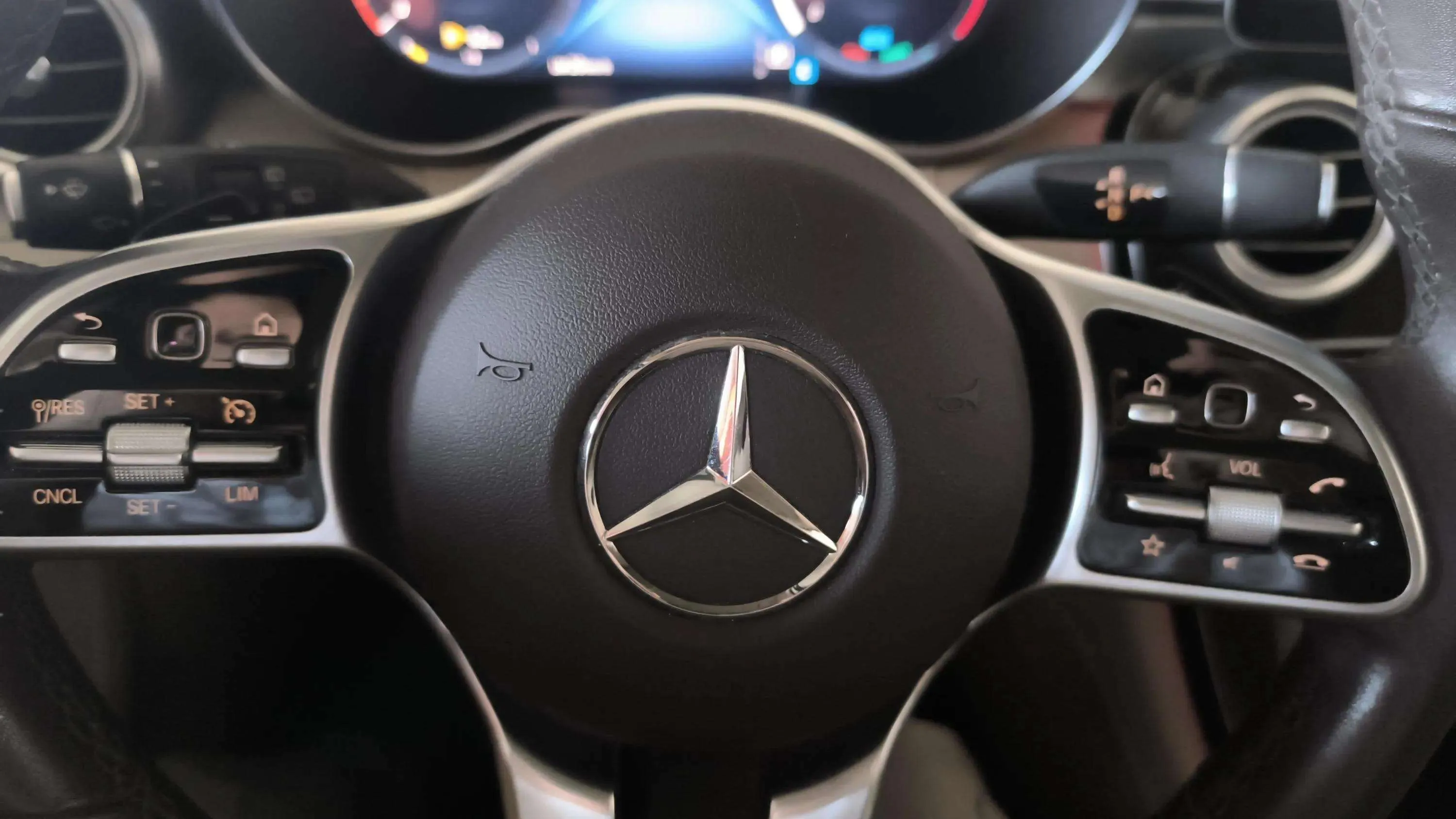 Mercedes-Benz GLC 200 4MATIC - foto 24