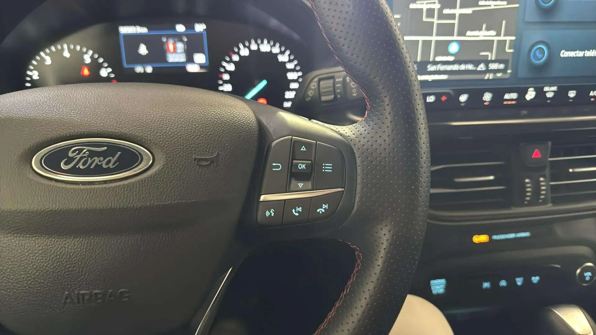 Ford Focus 1.0 EcoBoost MHEV ST-Line SB - foto 17