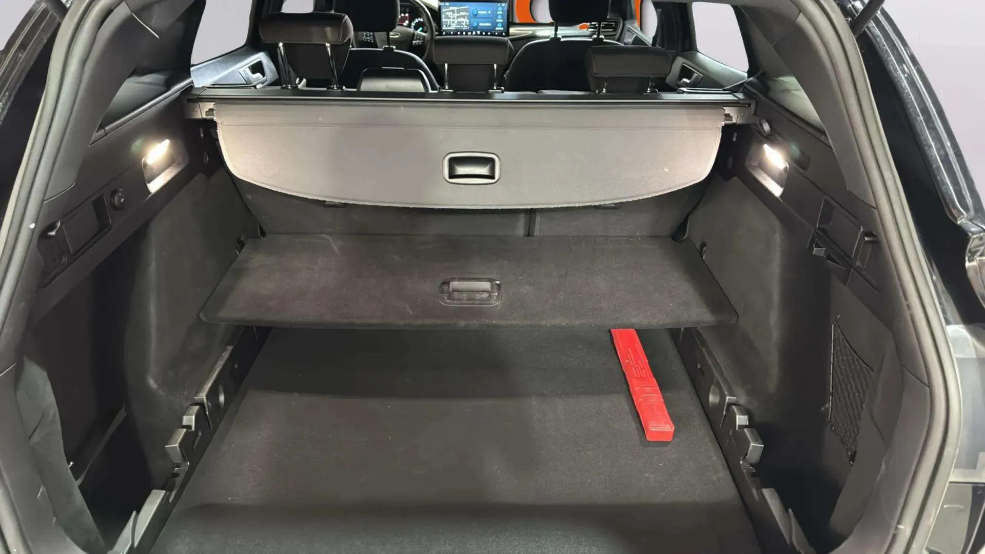 Ford Focus 1.0 EcoBoost MHEV ST-Line SB - foto 26