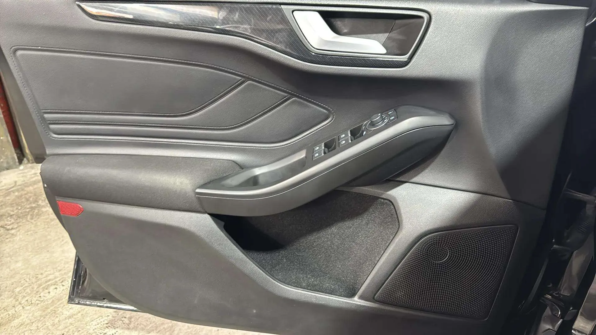 Ford Focus 1.0 EcoBoost MHEV ST-Line SB - foto 24
