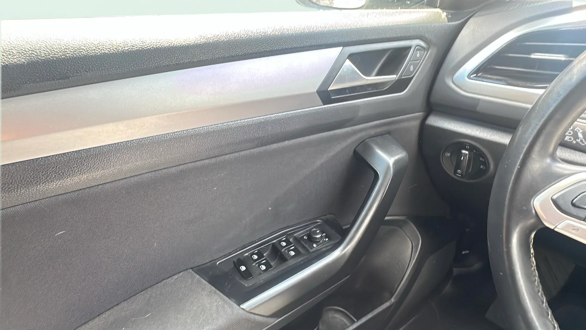 Volkswagen T-Roc Life 1.5 TSI - foto 22