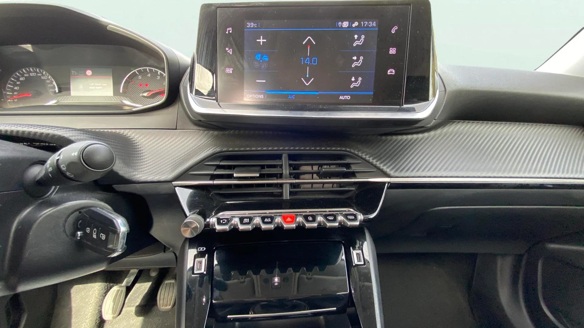 Peugeot 2008 Active PureTech 100 BVM6 - foto 10
