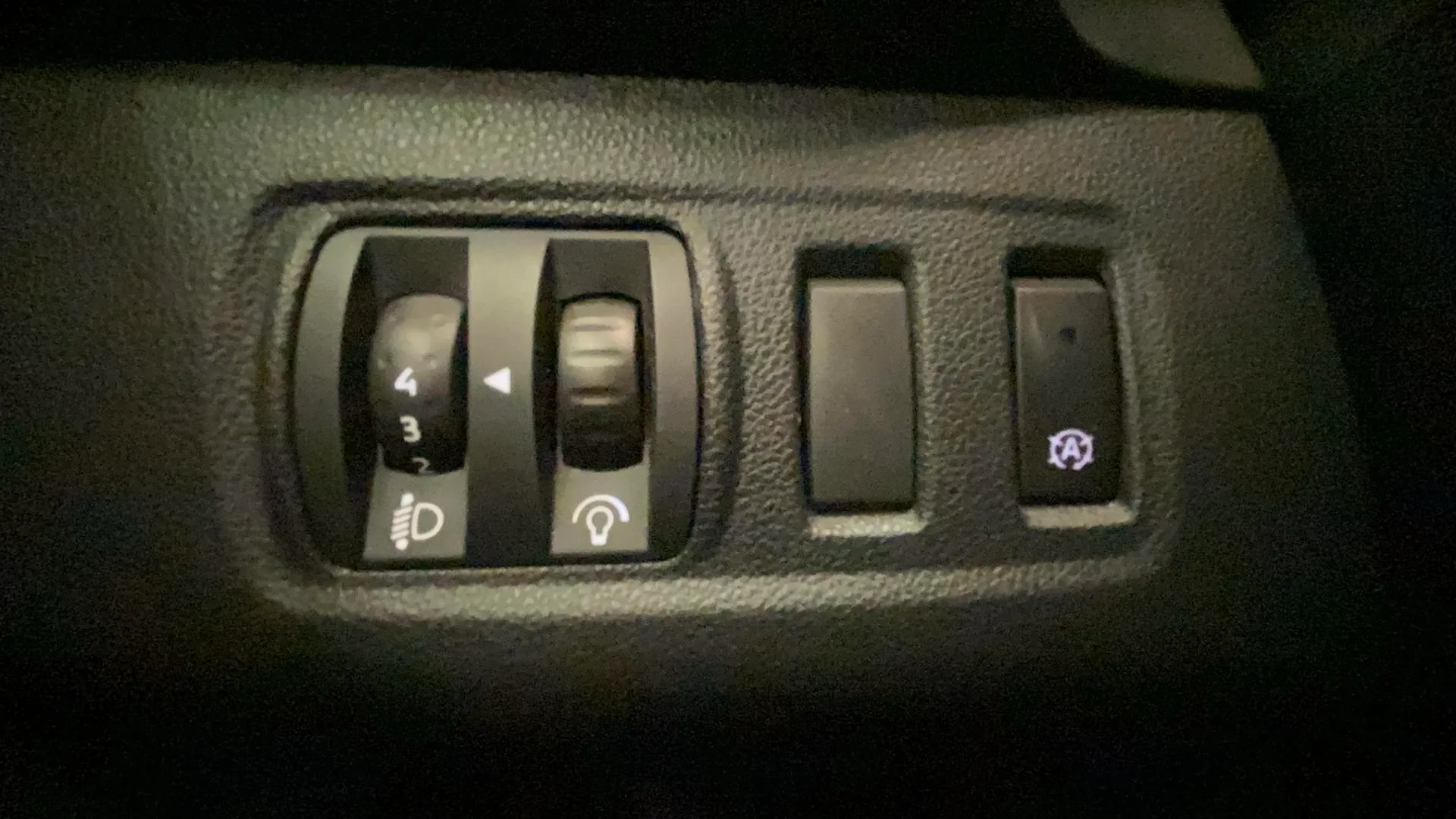 Renault Clio Sp. T. Limited TCe -18 - foto 34