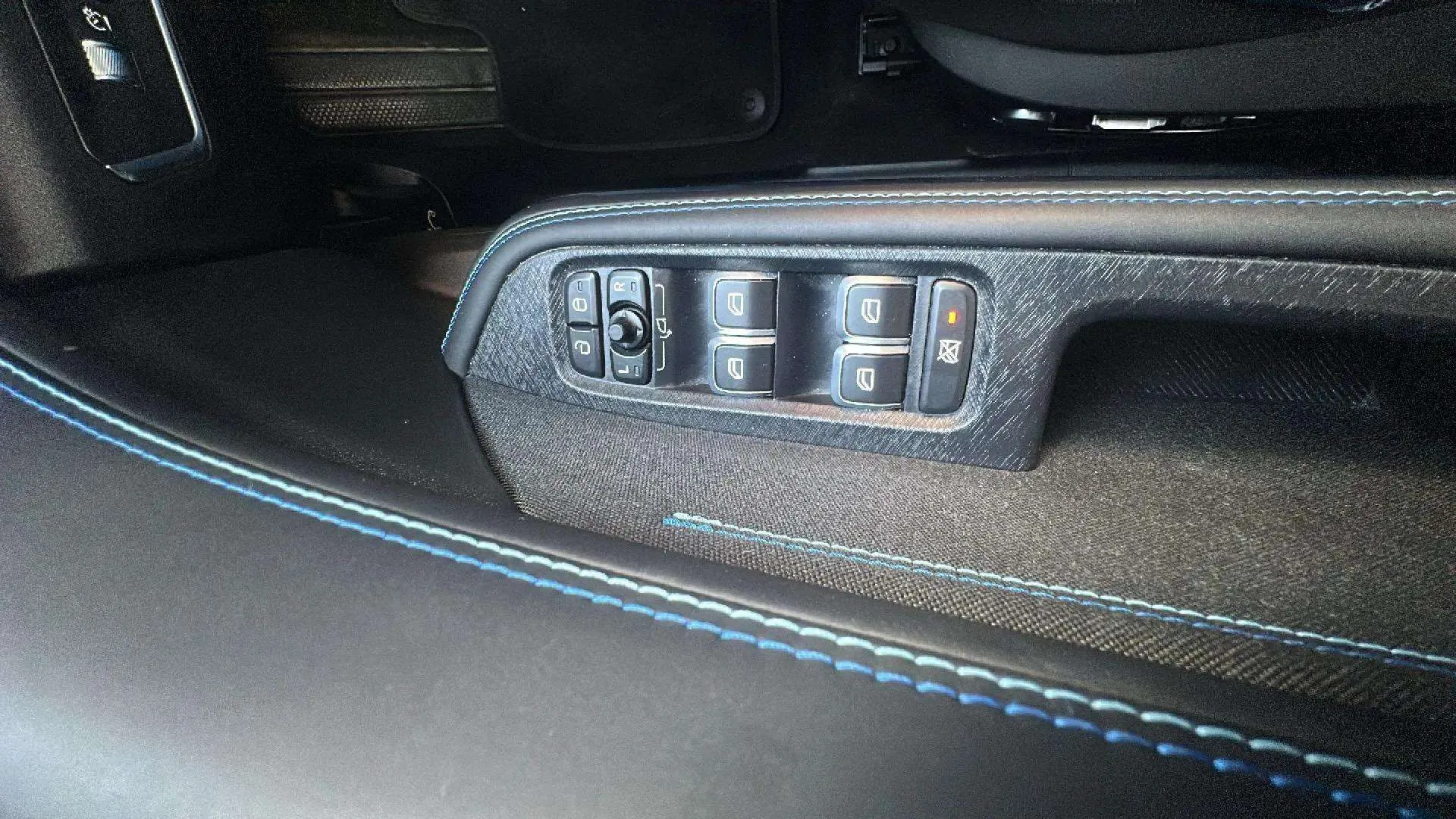 Lynk & Co 01 1.5 PHEV - foto 22