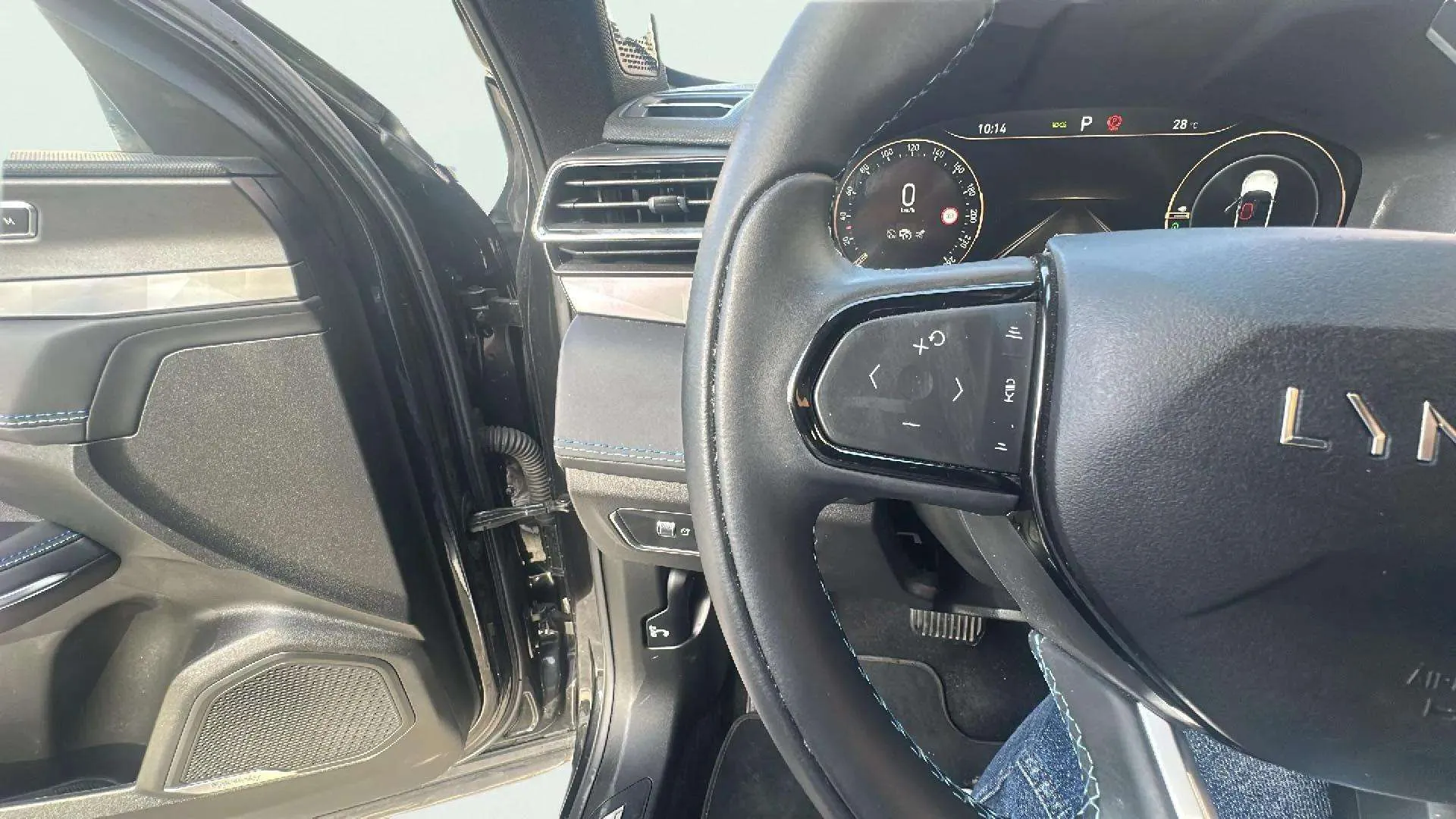 Lynk & Co 01 1.5 PHEV - foto 18