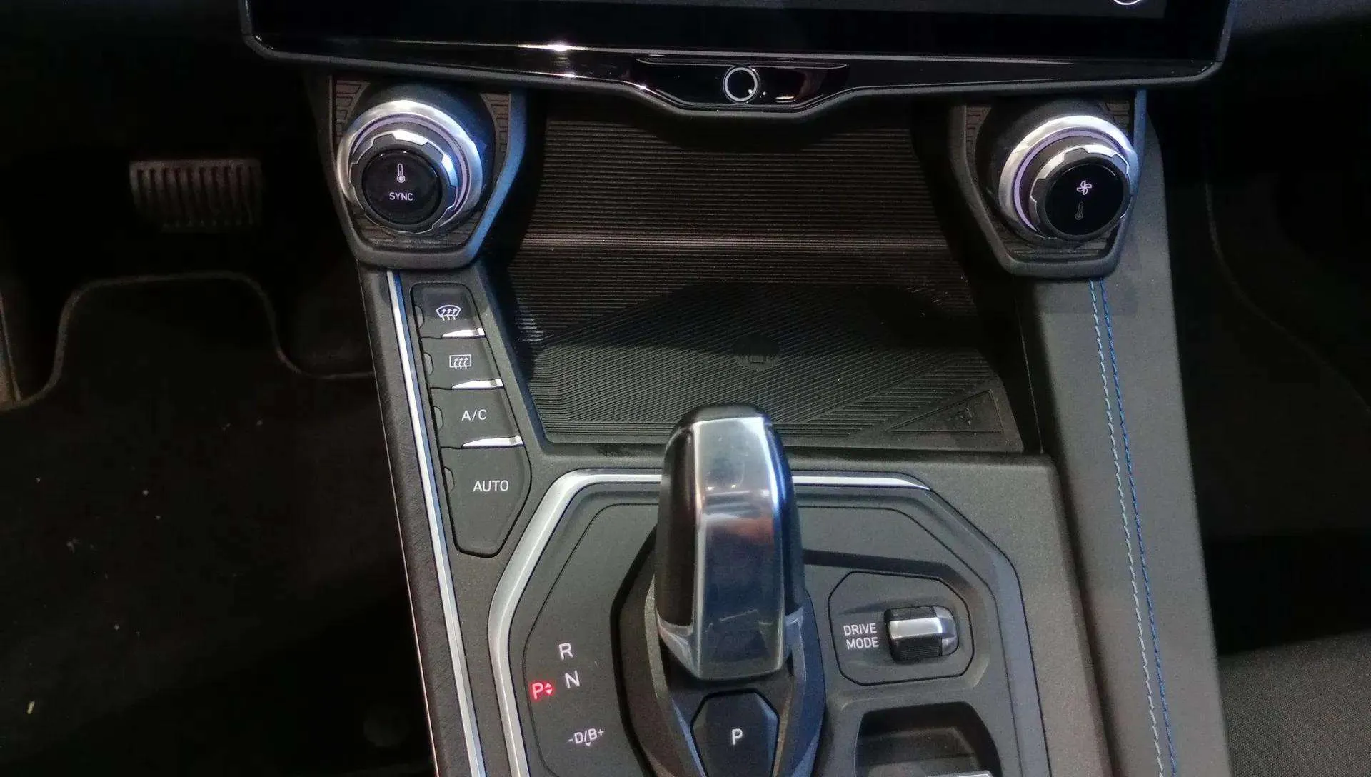 Lynk & Co 01 1.5 PHEV - foto 14