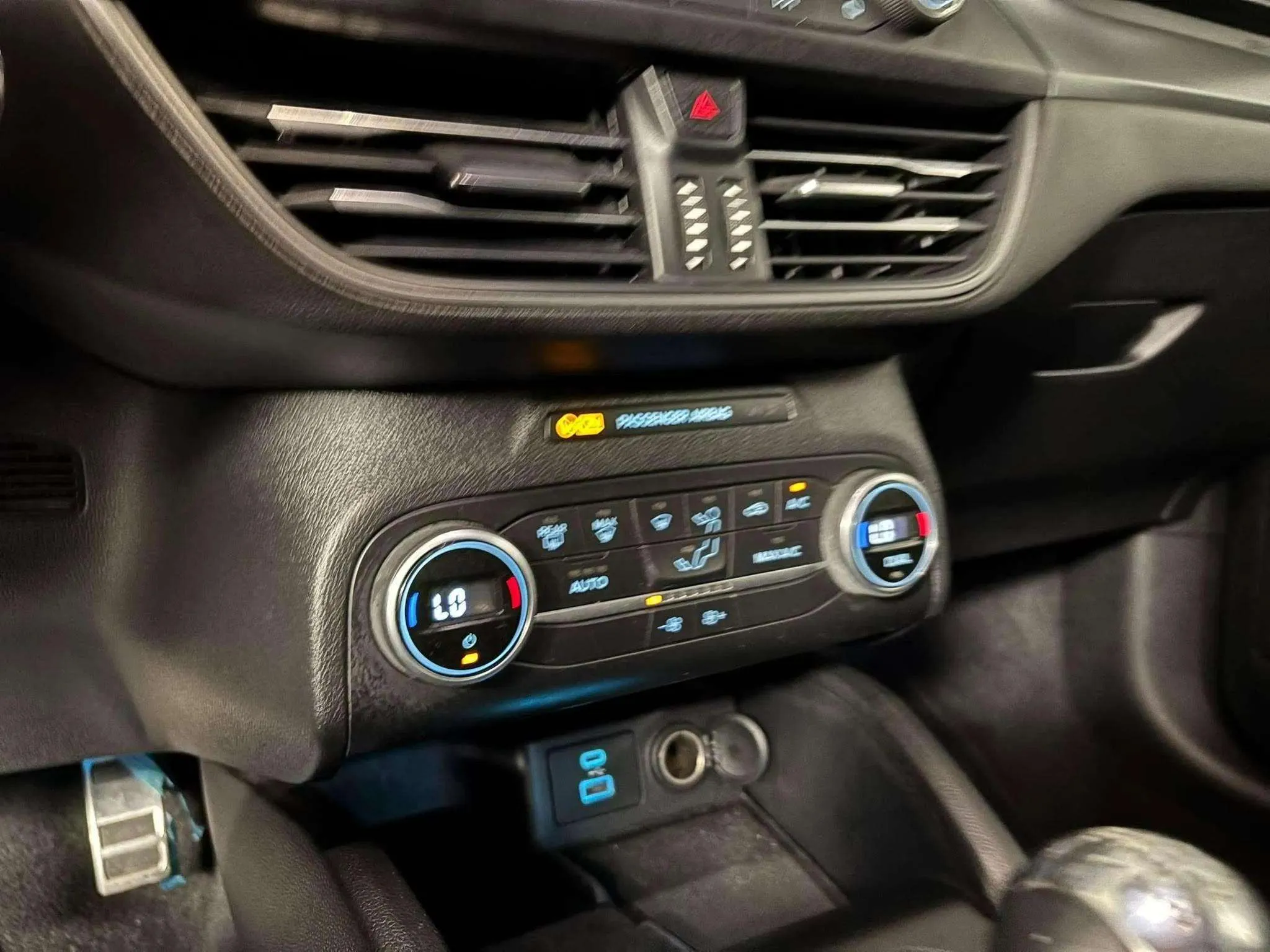 Ford Focus 1.0 EcoBoost MHEV ST-Line Design SIP - foto 12