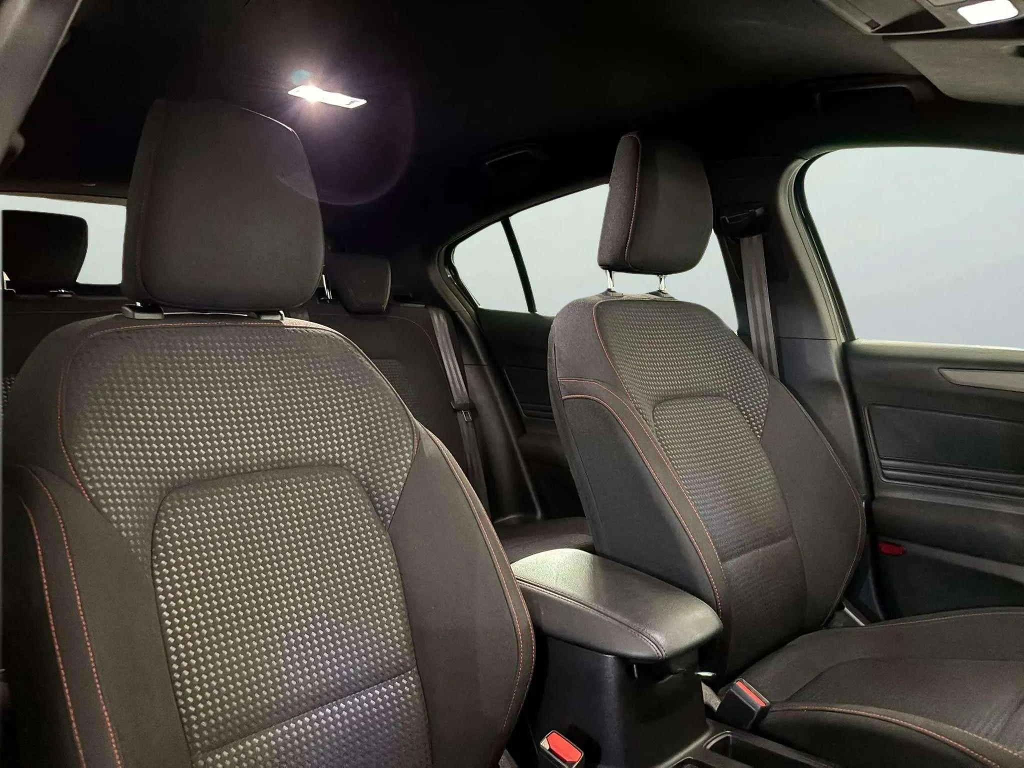 Ford Focus 1.0 EcoBoost MHEV ST-Line Design SIP - foto 8