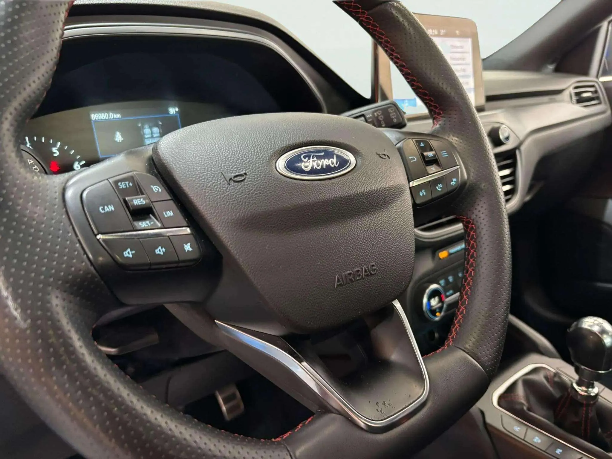 Ford Focus 1.0 EcoBoost MHEV ST-Line Design SIP - foto 5