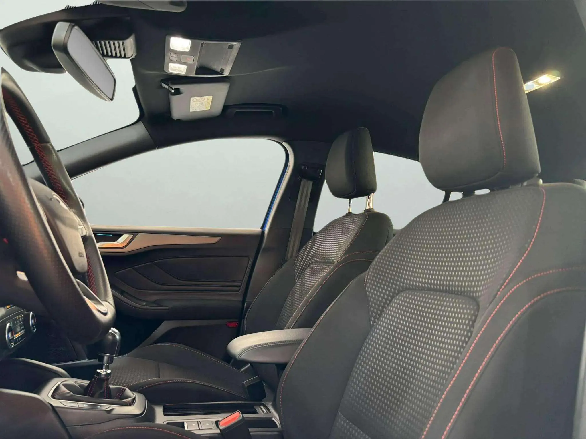 Ford Focus 1.0 EcoBoost MHEV ST-Line Design SIP - foto 7