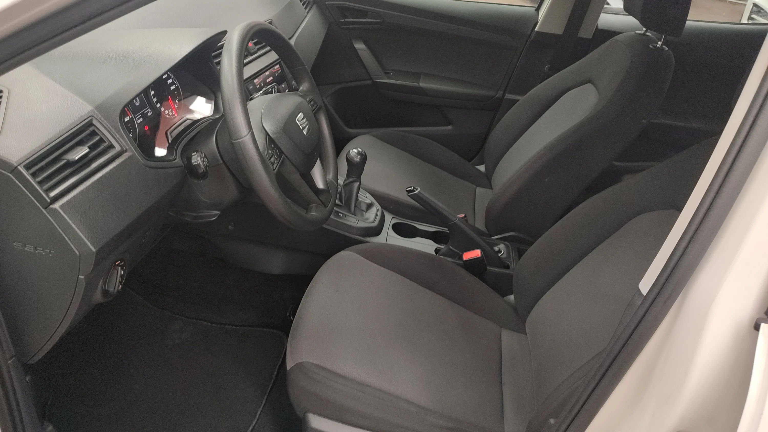 SEAT Arona 1.6 TDI Reference Plus Eco - foto 17