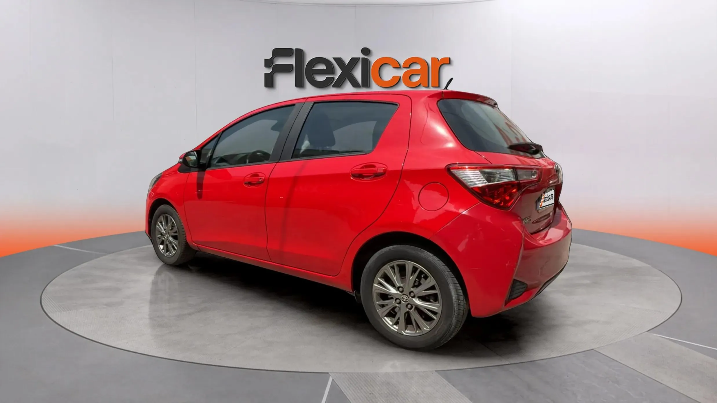 Toyota Yaris 1.5 110 Active - foto 3