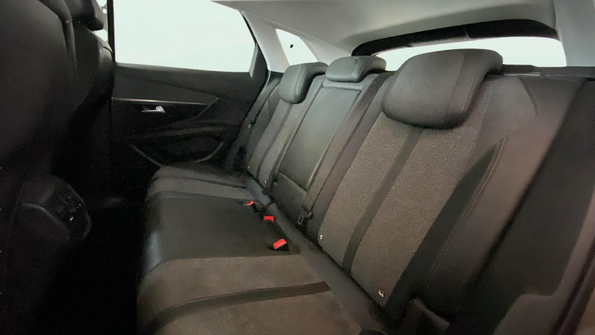 Peugeot 3008 1.5 BlueHDi Allure EAT8 - foto 12