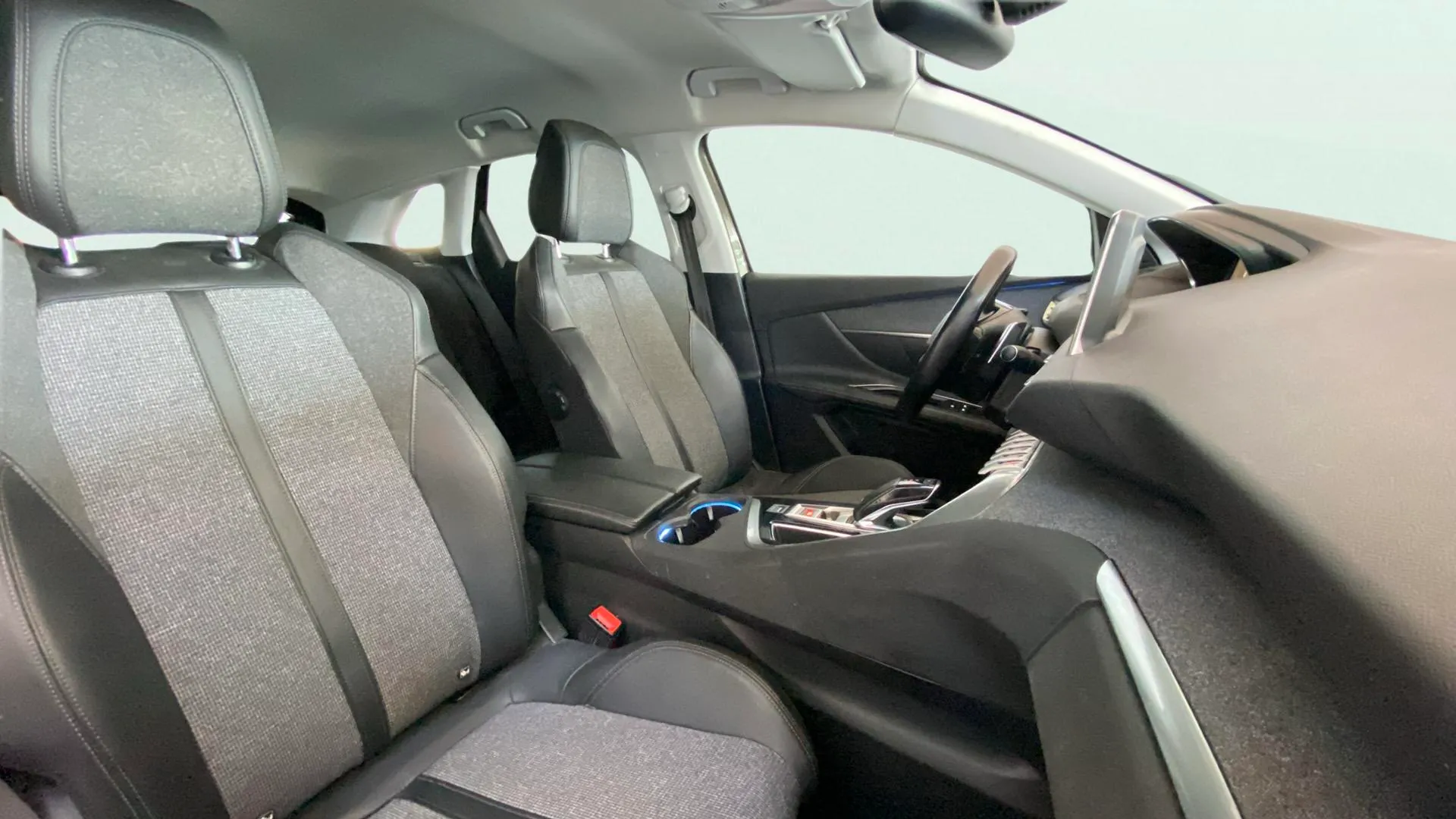 Peugeot 3008 1.5 BlueHDi Allure EAT8 - foto 11