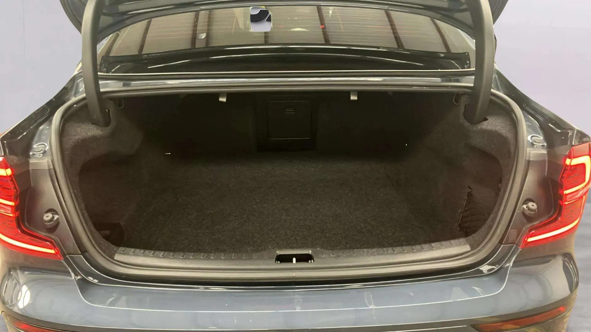 Volvo S60 B4(G) FWD Plus Dark - foto 16