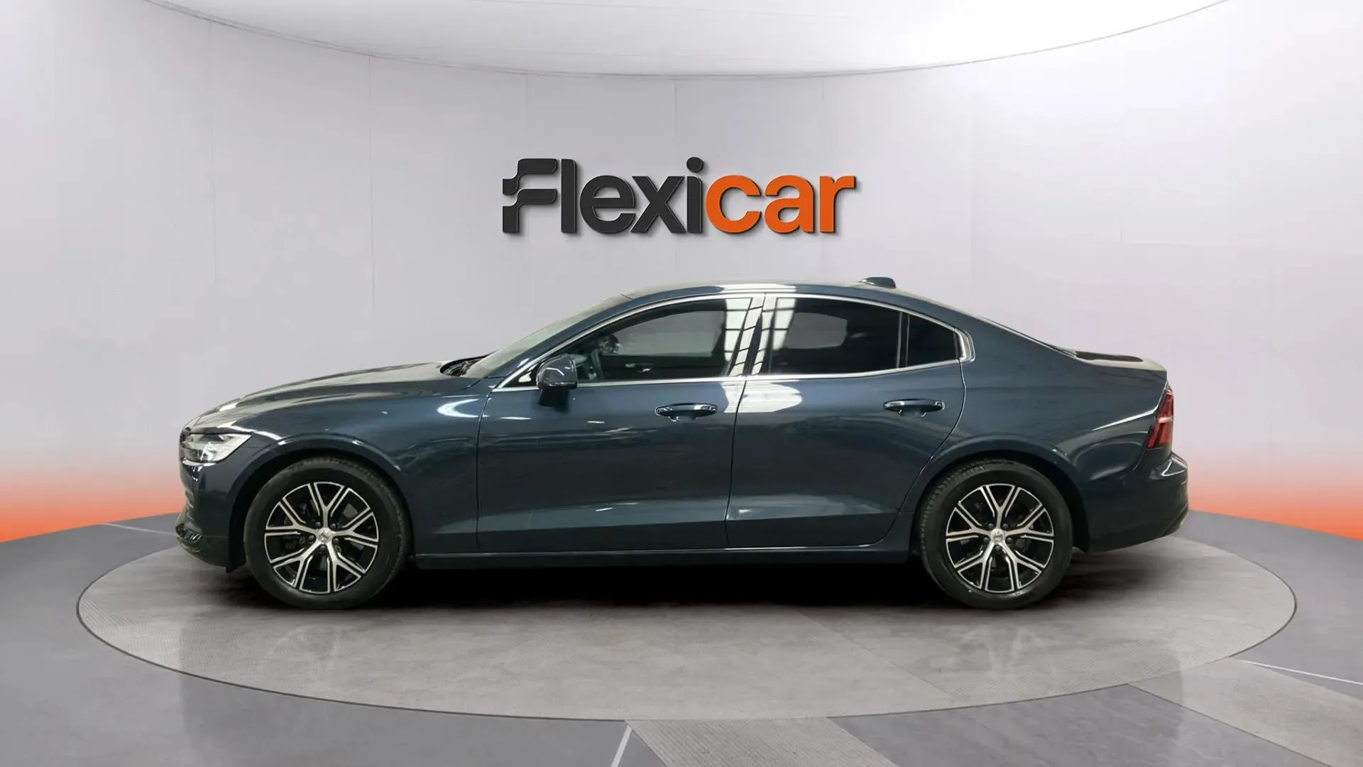 Volvo S60 B4(G) FWD Plus Dark - foto 4