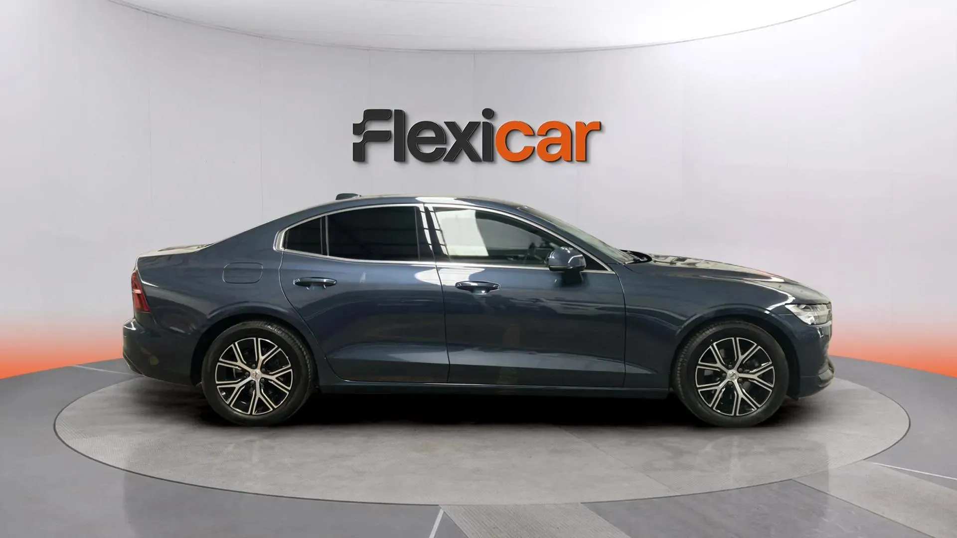 Volvo S60 B4(G) FWD Plus Dark - foto 8