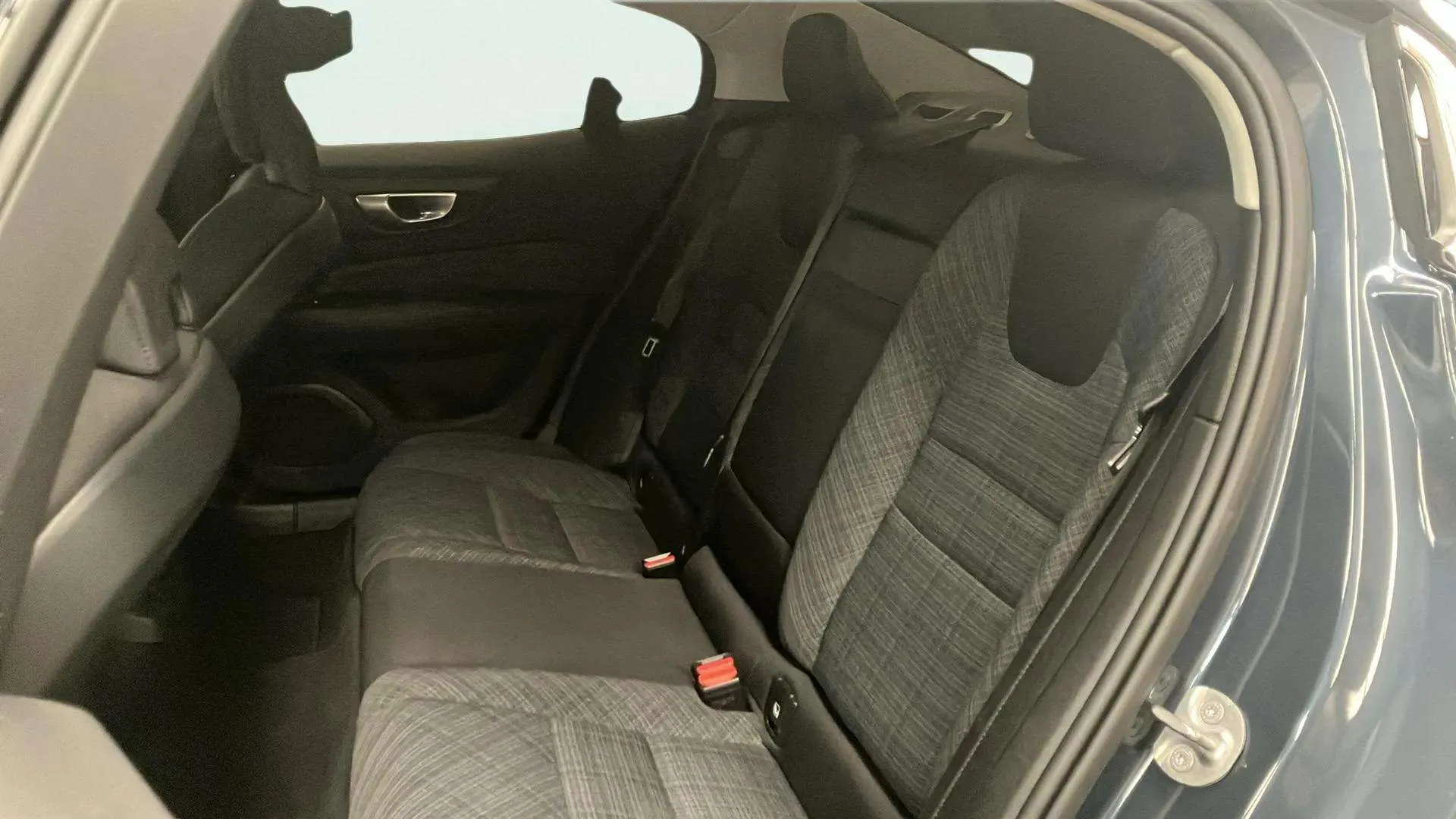 Volvo S60 B4(G) FWD Plus Dark - foto 13