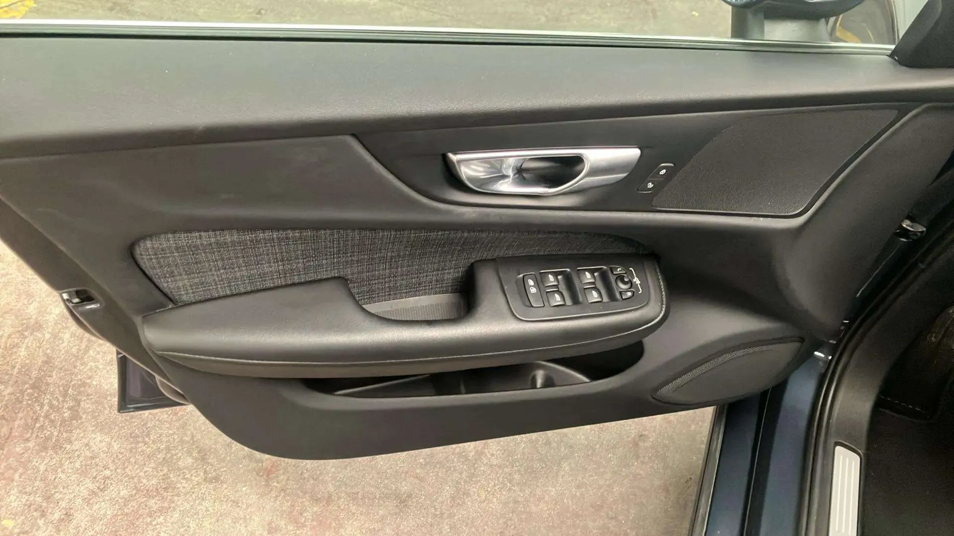 Volvo S60 B4(G) FWD Plus Dark - foto 17