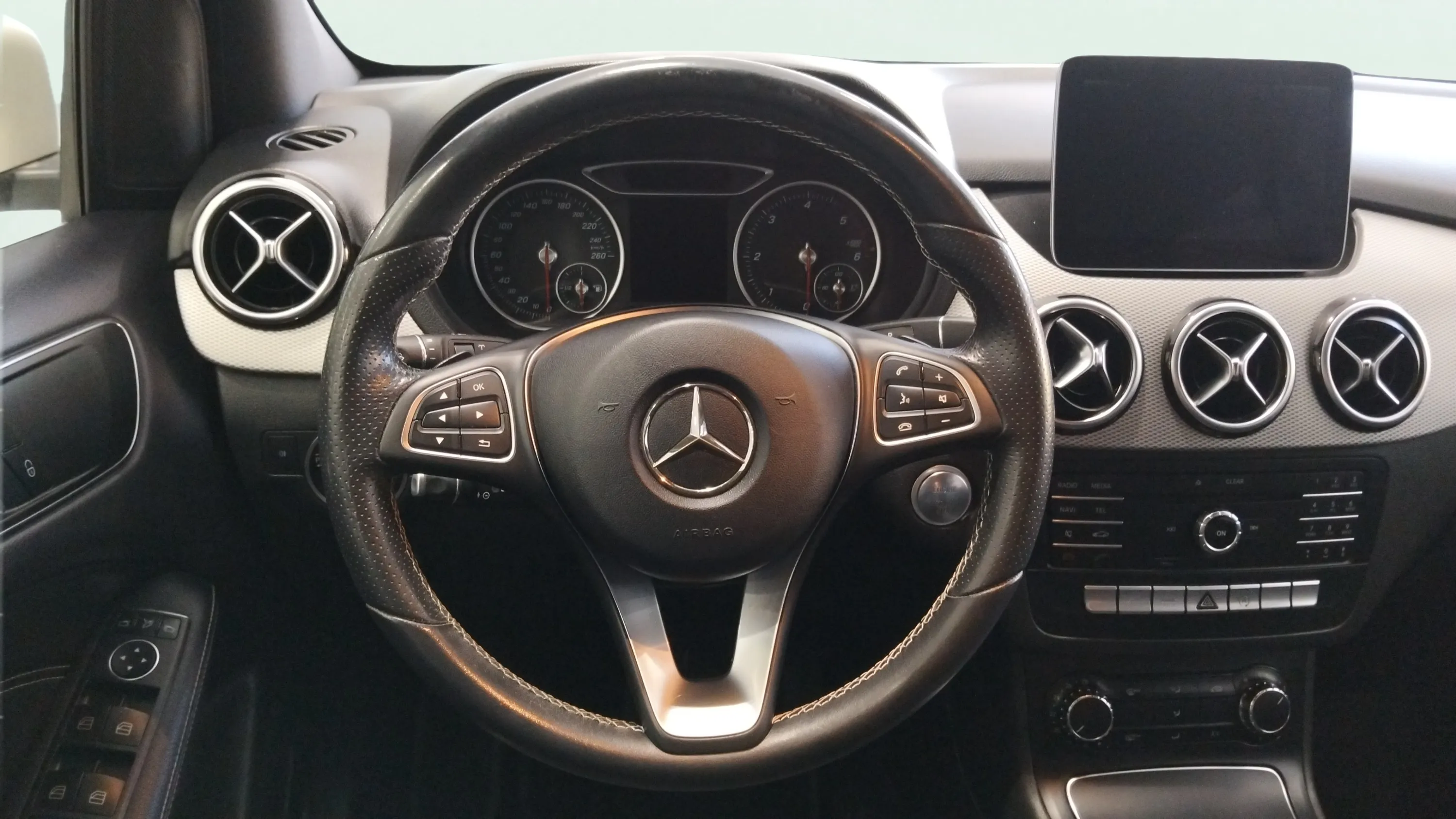 Mercedes-Benz Clase B B 200 d - foto 13