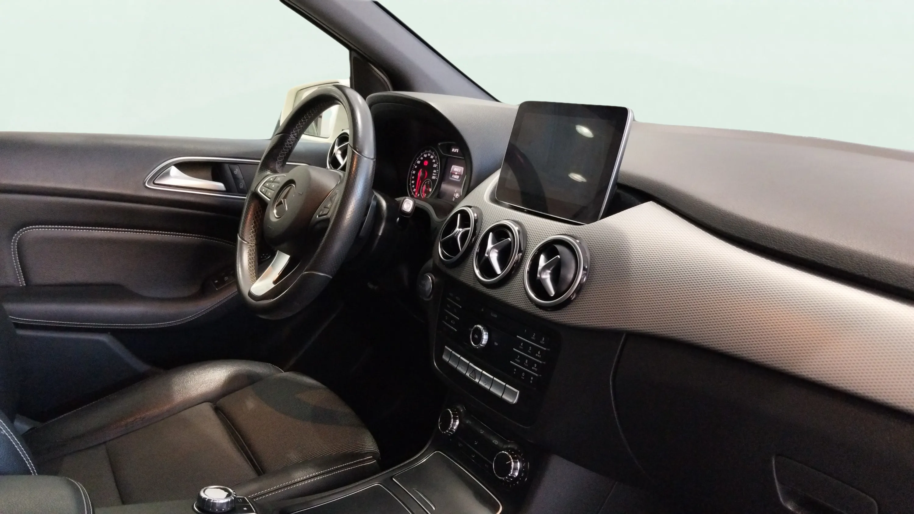 Mercedes-Benz Clase B B 200 d - foto 8